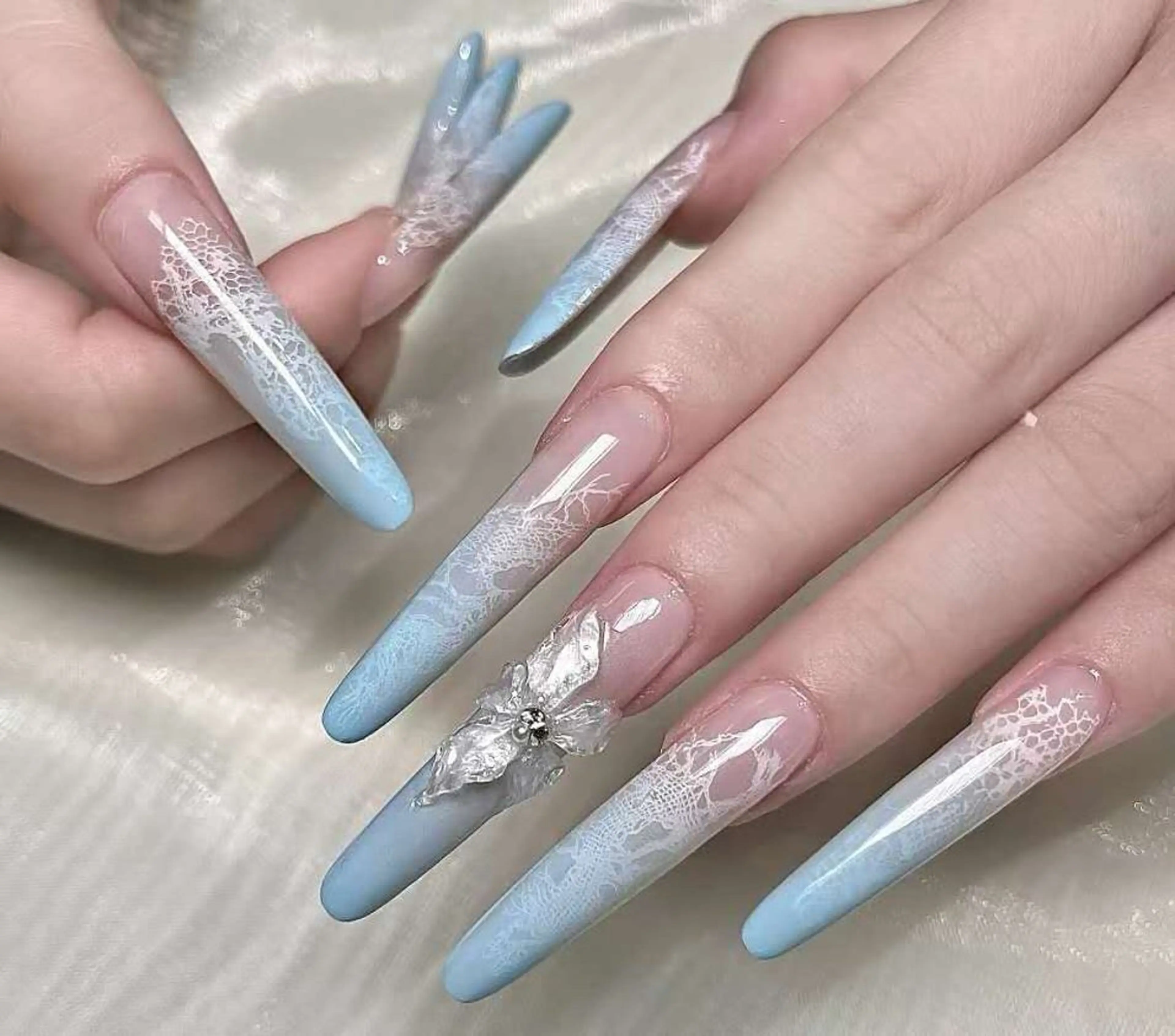 ネイル 小島 阿佑美のネイルデザイン