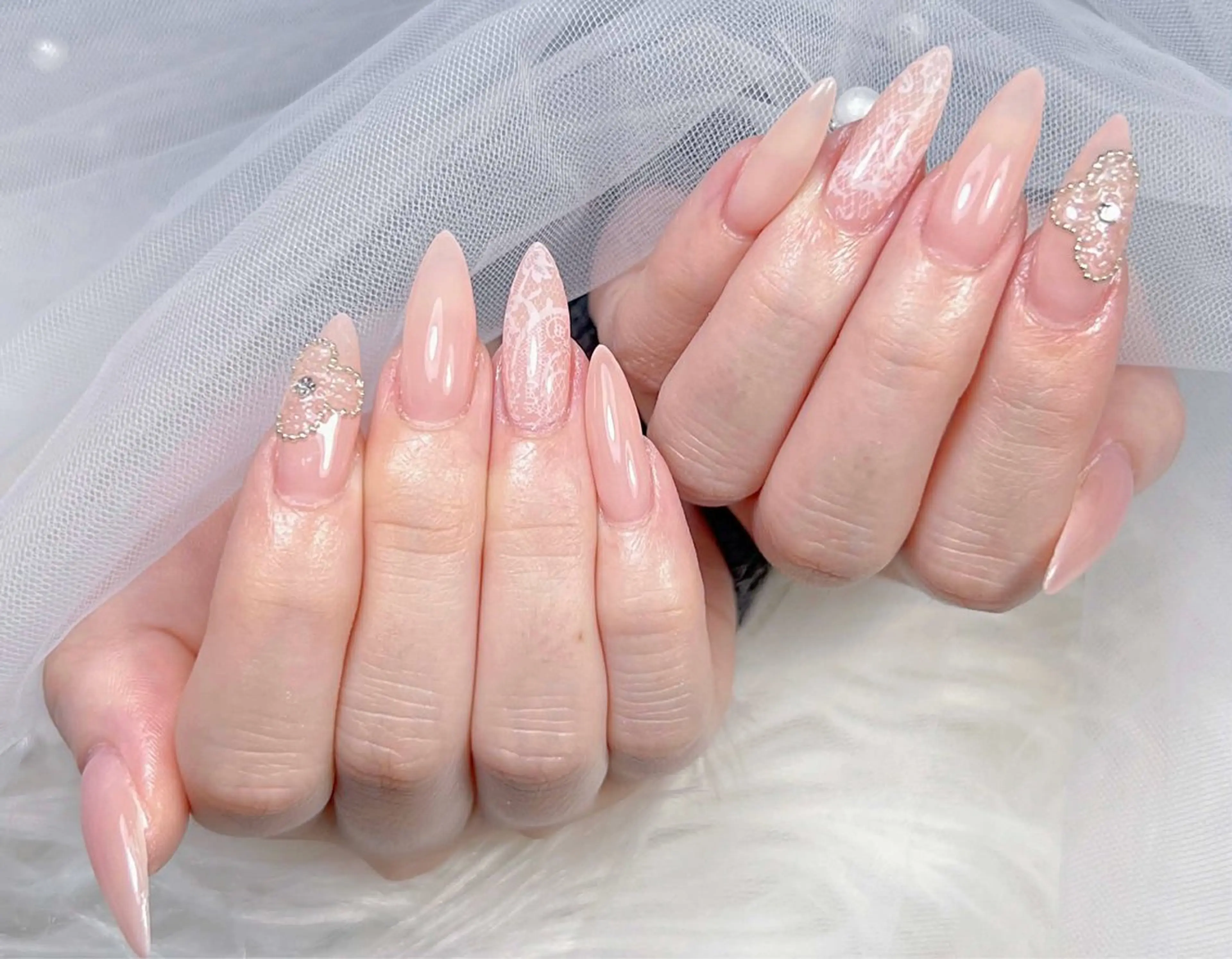 ネイル アートネイル オーロラネイル チークネイル 長さ出し フットネイル Miya _nailのネイルデザイン