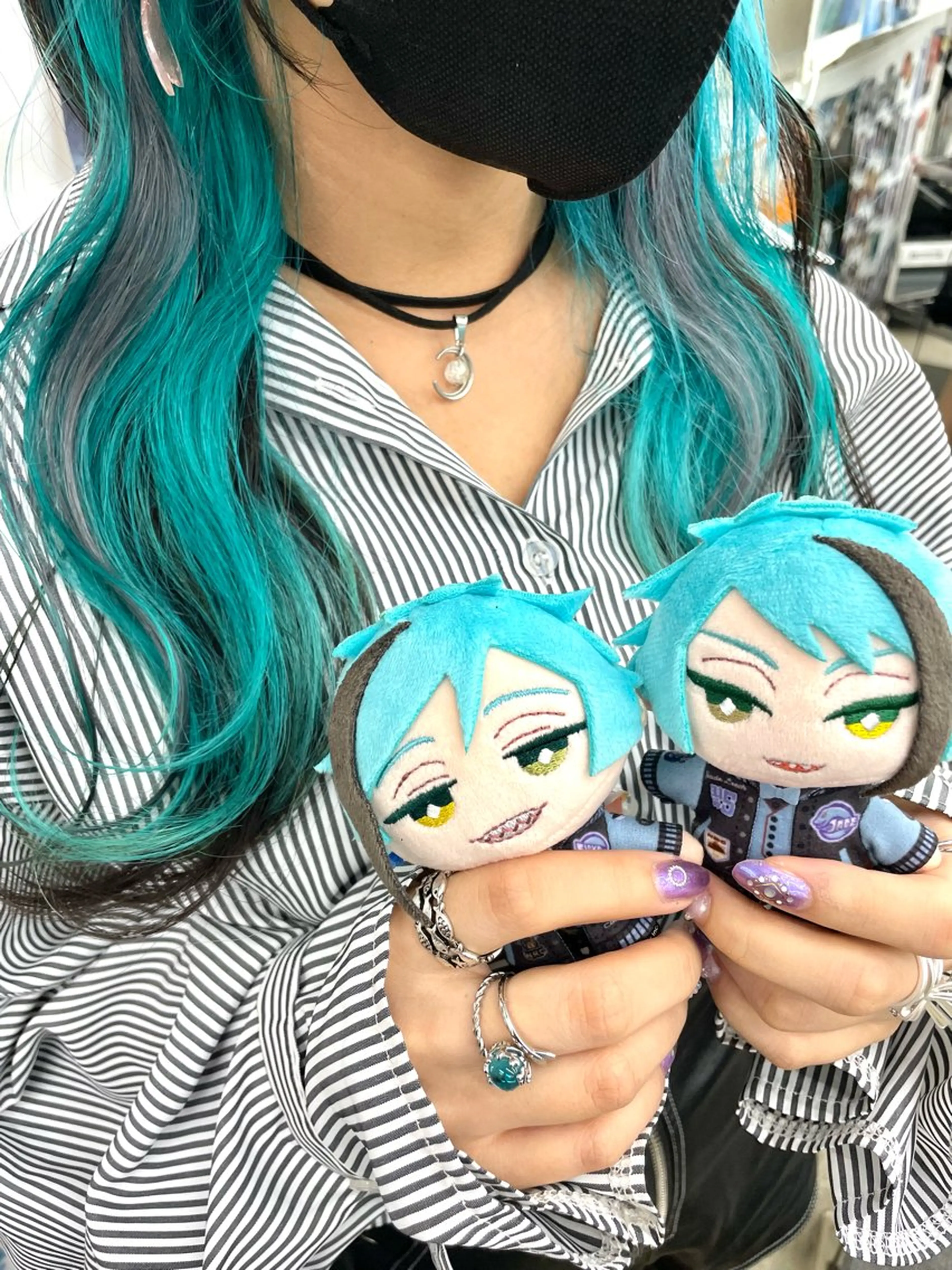 セミロング カラー ブリーチ ケアブリーチ ダブルカラー エメラルドグリーン インナーカラー カット ヘアカラー インナーカラー 推し ブリーチ 髪質改善のヘアスタイル