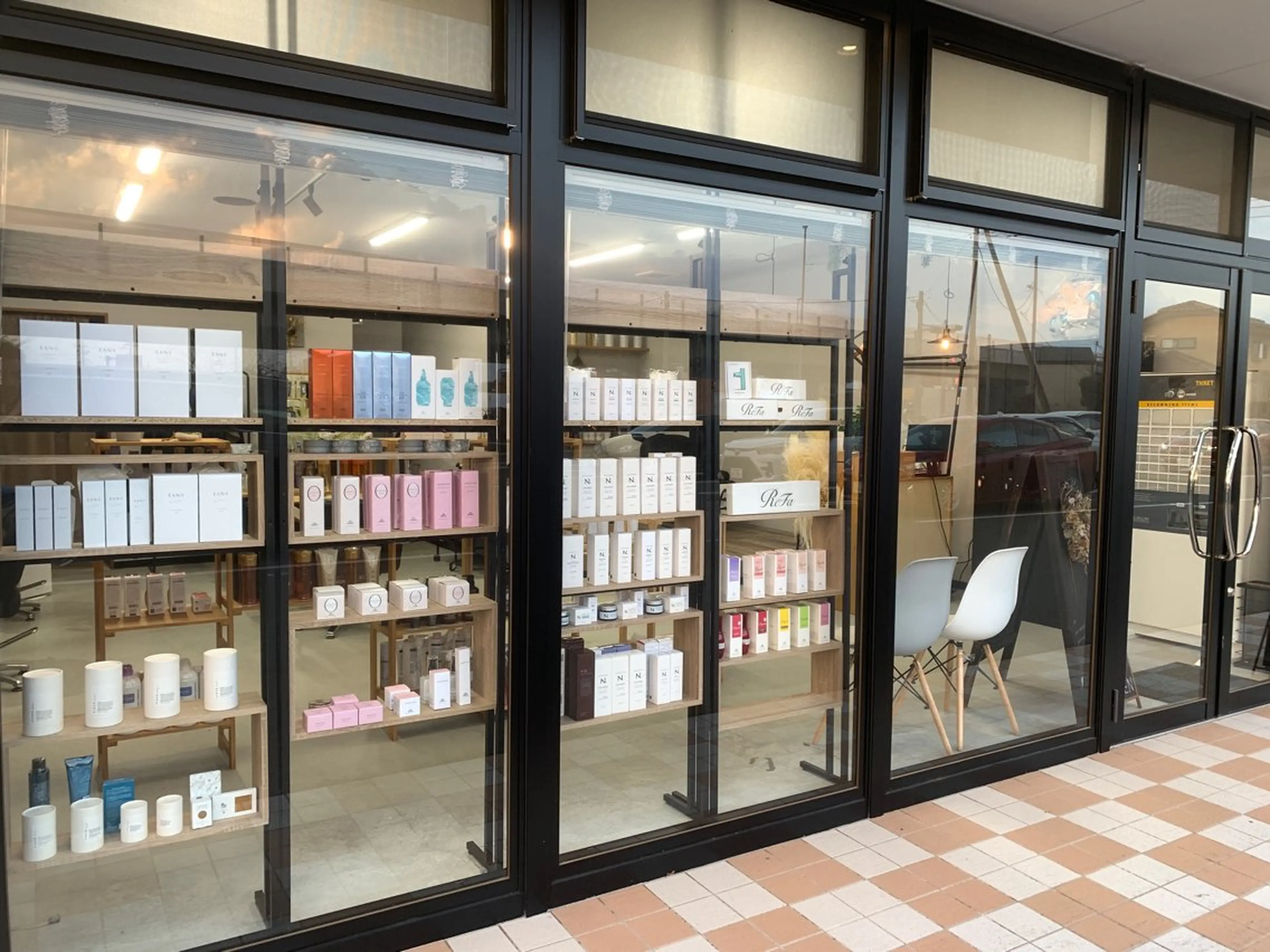 髪質改善カラーズ カフェプラスのヘアスタイル