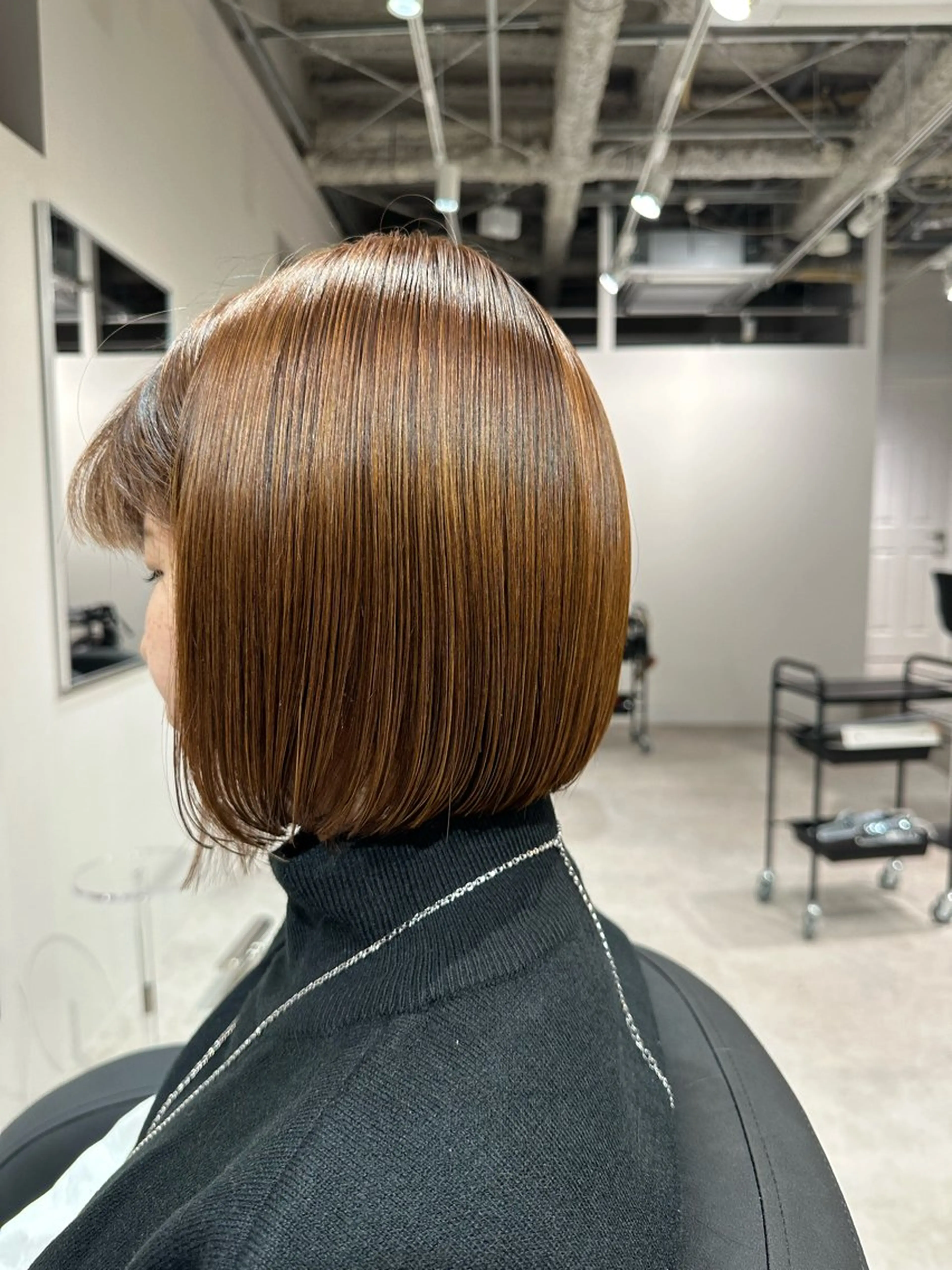 ショート カラー ワンレンボブ ボブ 高月 瞭のヘアスタイル