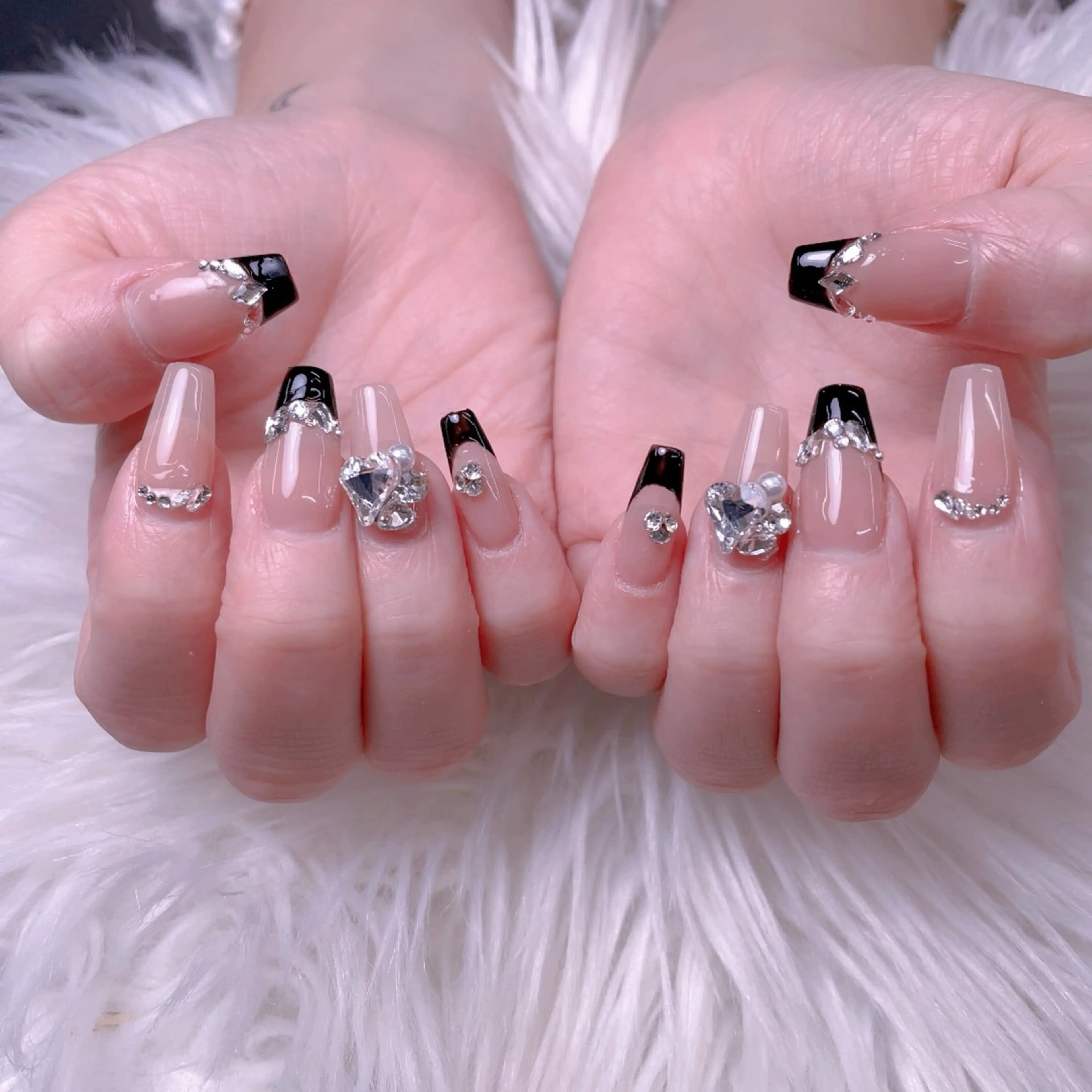 ネイル フレンチネイル cat‘s nail🐈‍⬛のネイルデザイン