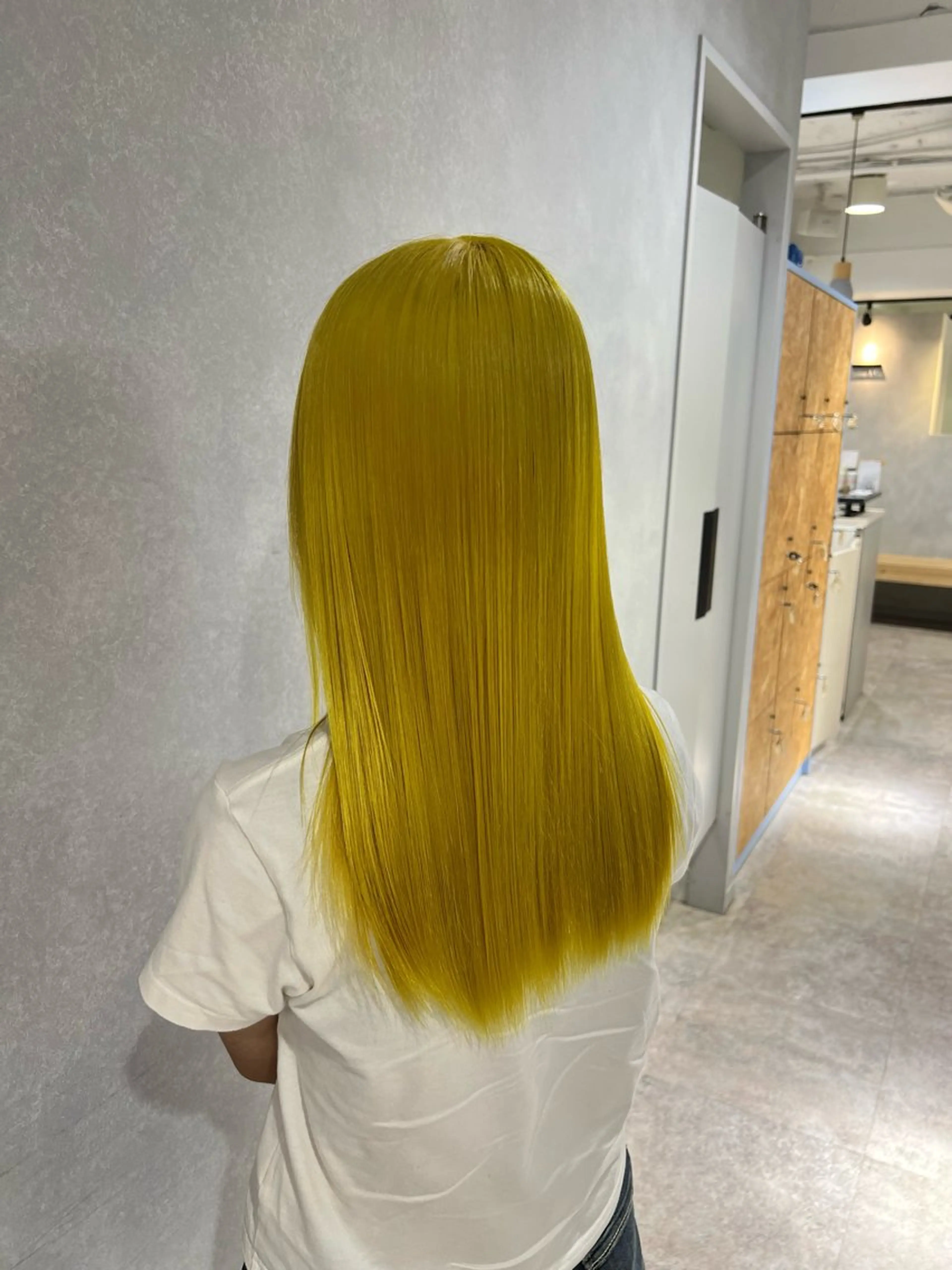 ミディアム イエローカラー ヘアカラー トリートメント ayaka 🌿.∘のヘアスタイル