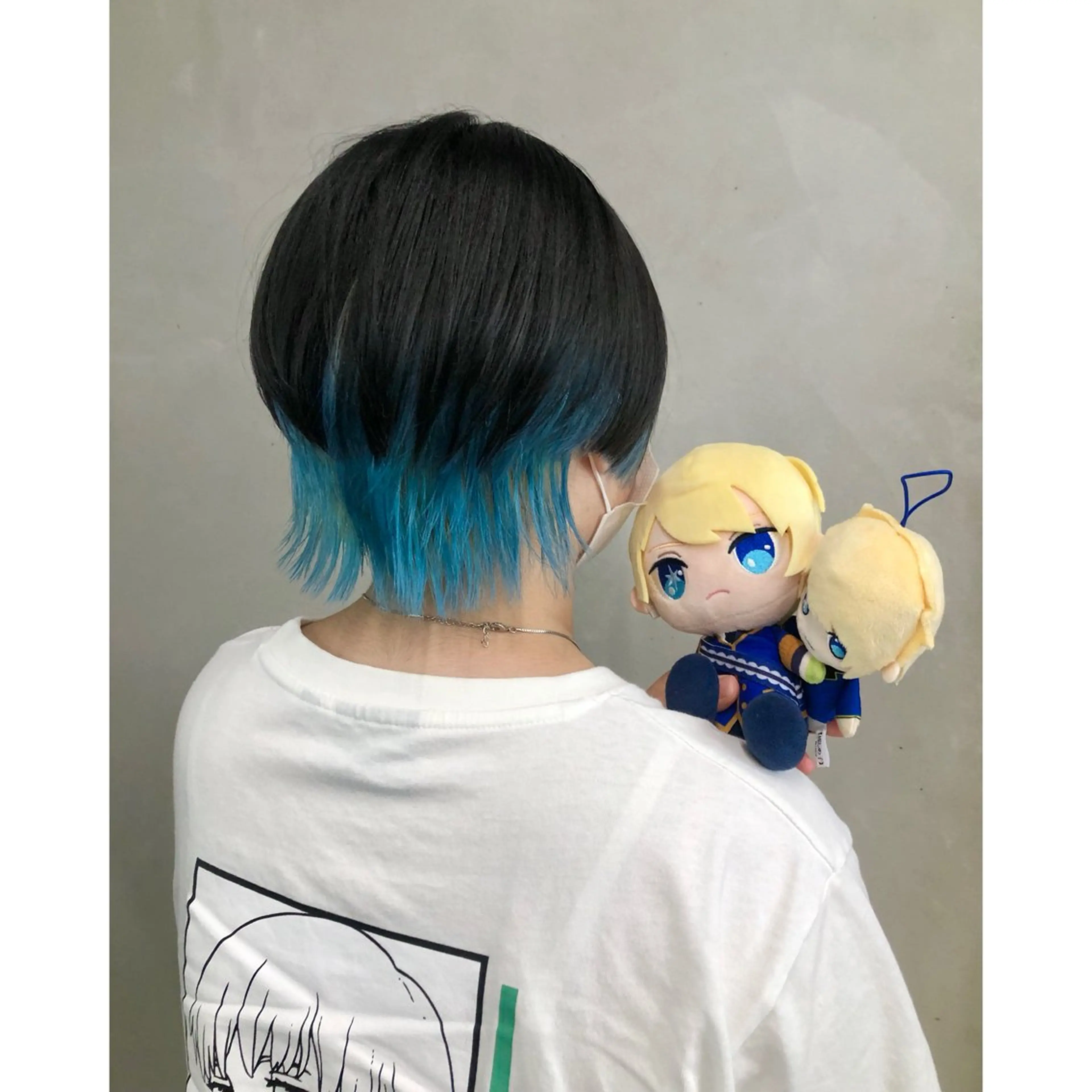 ショート カラー アクアカラー ブリーチ グラデーションカラー インナーカラー ウルフカット 推しカラー✨ オタク美容師ユウカのヘアスタイル