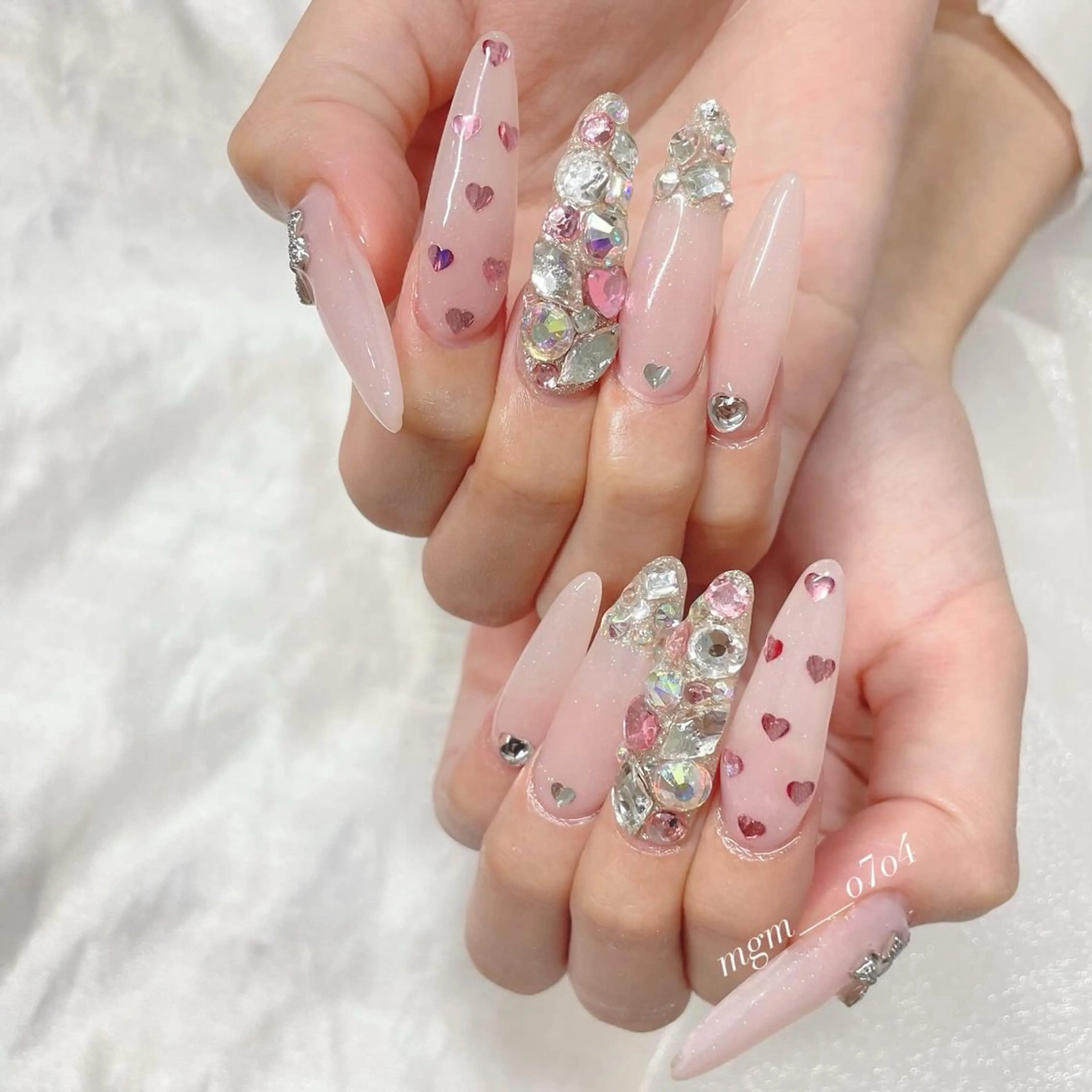 ネイル MoON...❤︎ MeGuのネイルデザイン