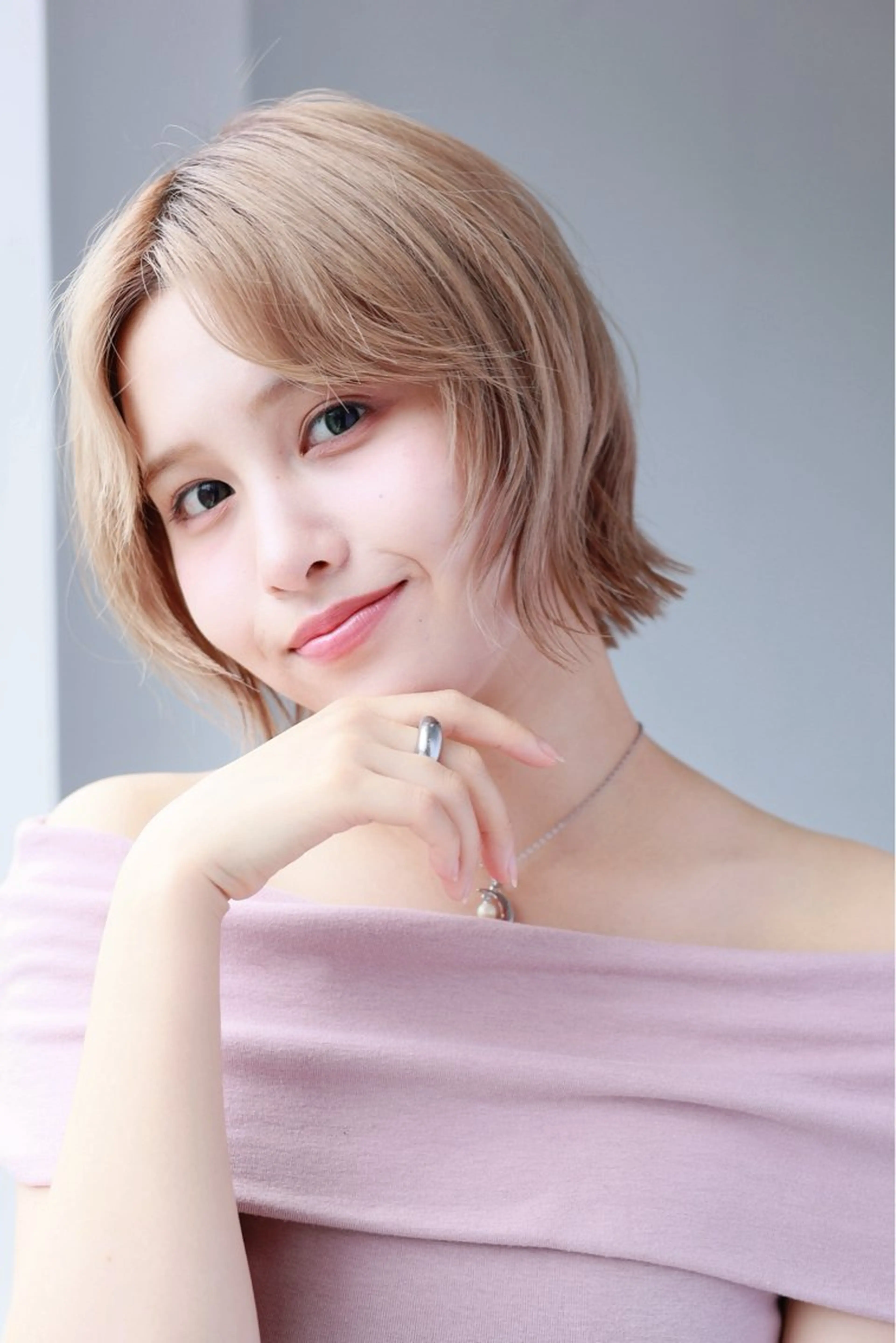 ショート ボブ 外ハネヘア 尾野 雅斗のヘアスタイル