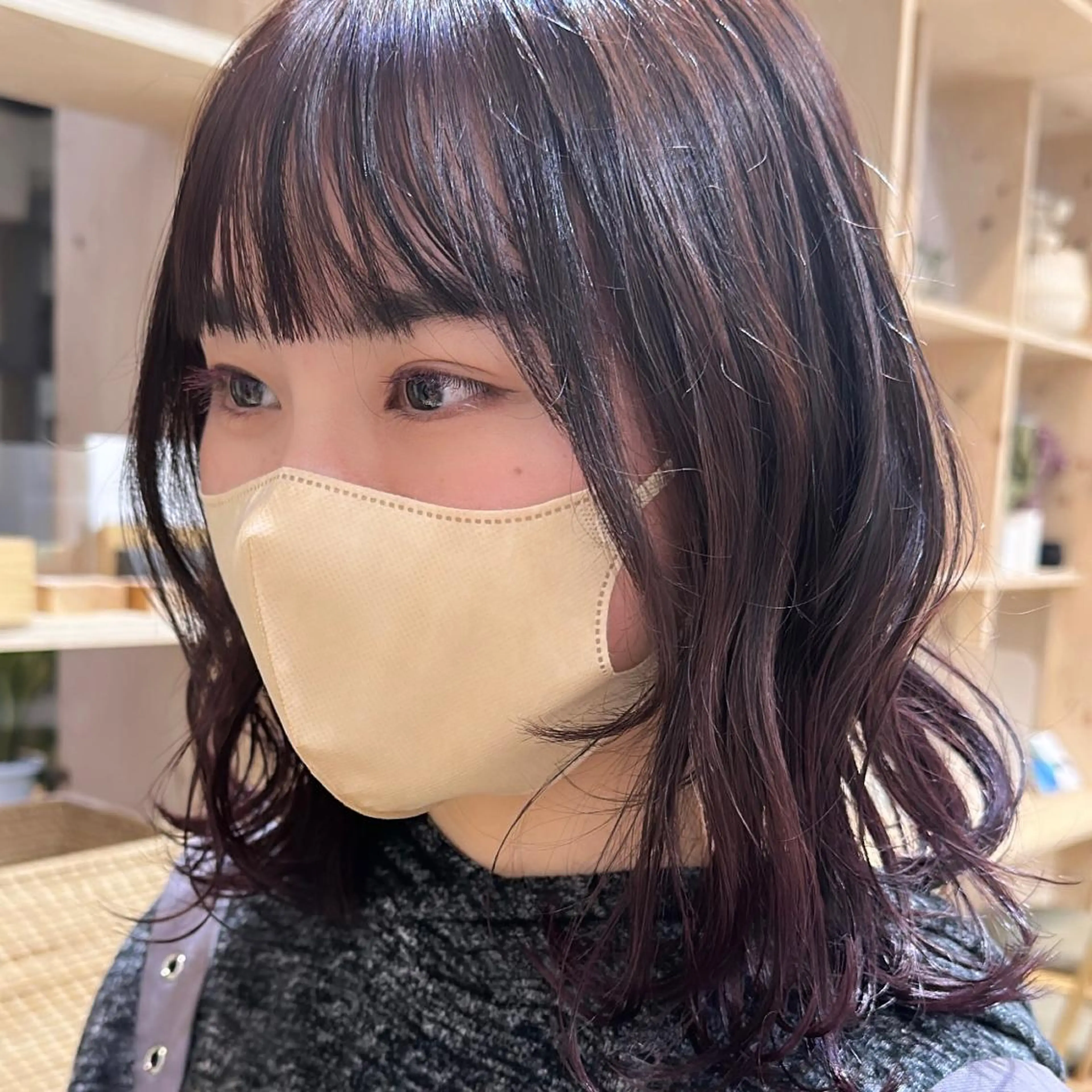 ミディアム カラー パーマ ヘアアレンジ ミディアムパーマ ブリーチ パープルカラー ボブ/レイヤー/ニュ アンスパーマ/小夏のヘアスタイル