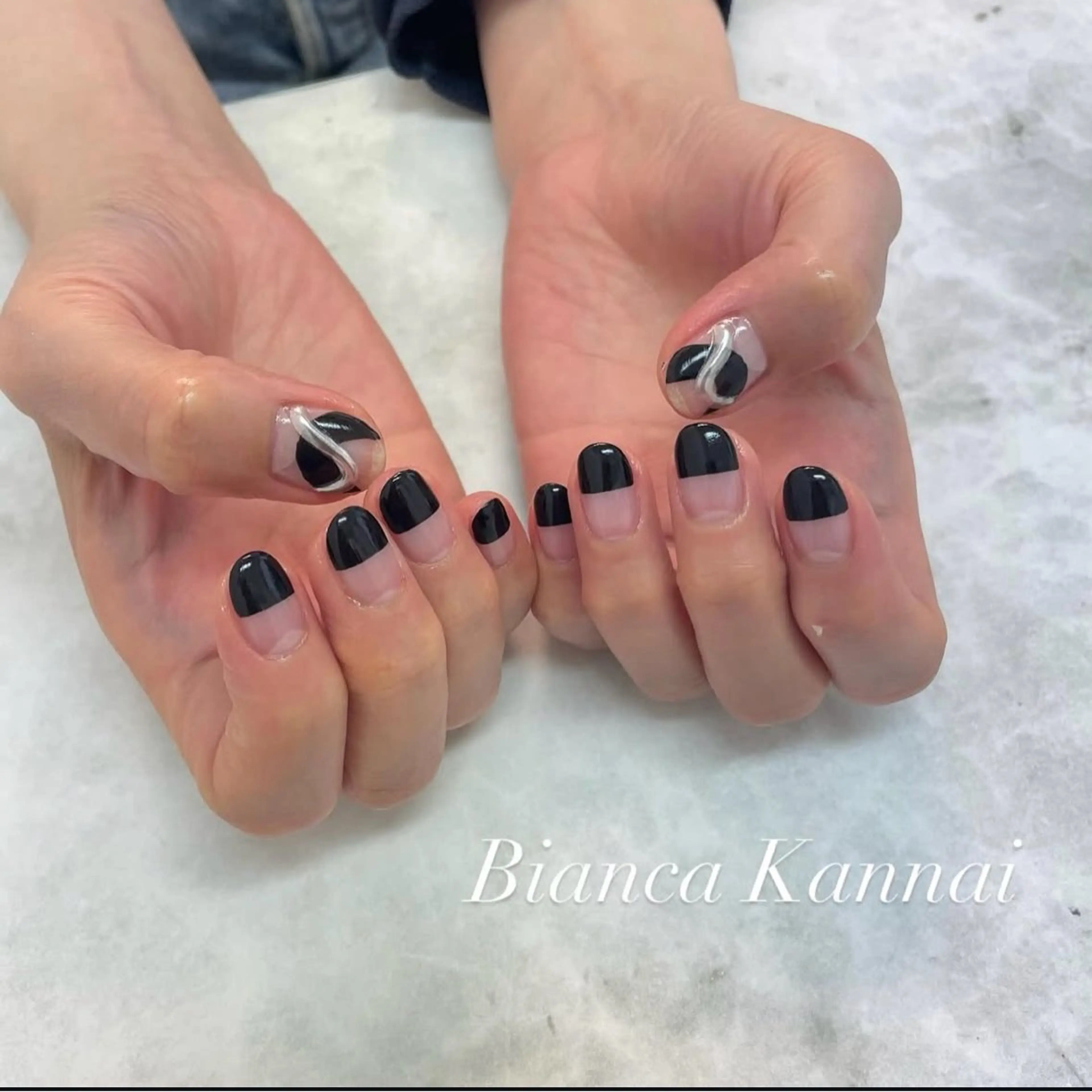 ネイル アートネイル ミラーネイル Bianca関内 USUI🐢のネイルデザイン