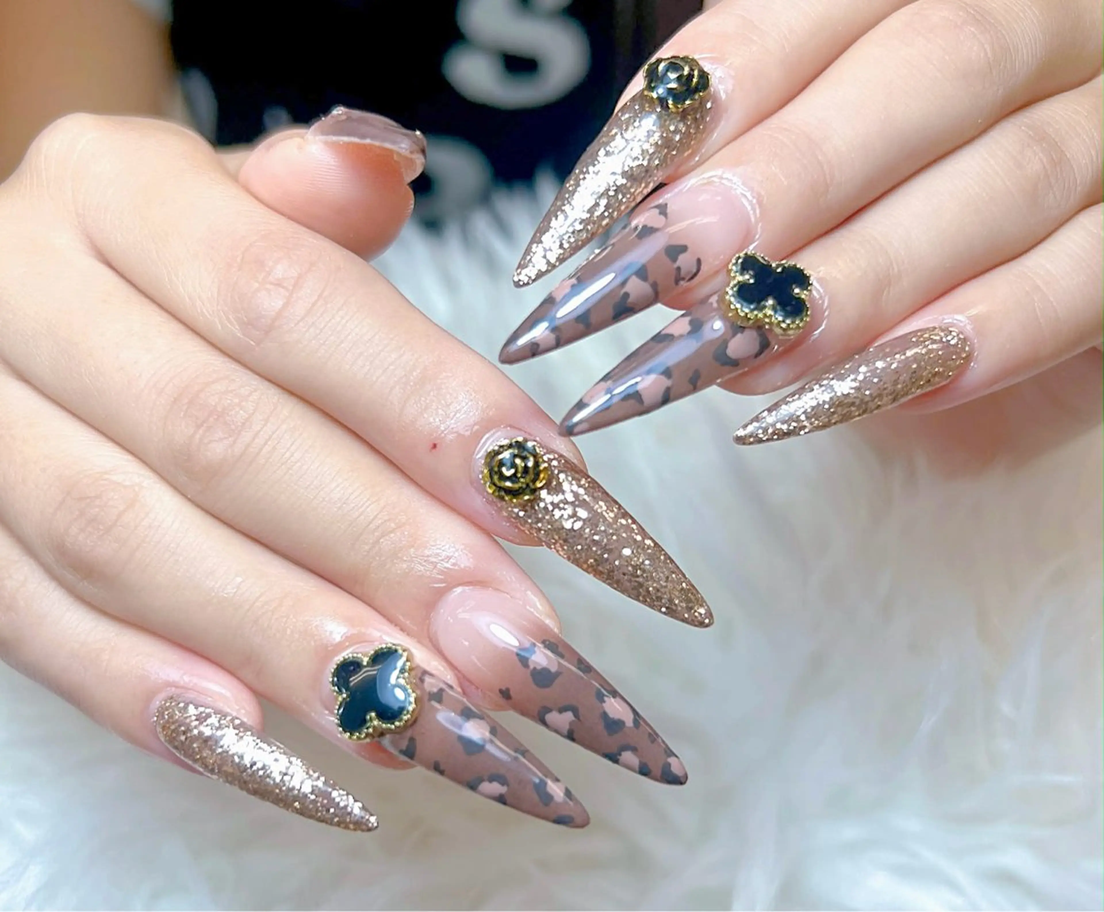 ネイル アートネイル オーロラネイル チークネイル 長さ出し フットネイル Miya _nailのネイルデザイン