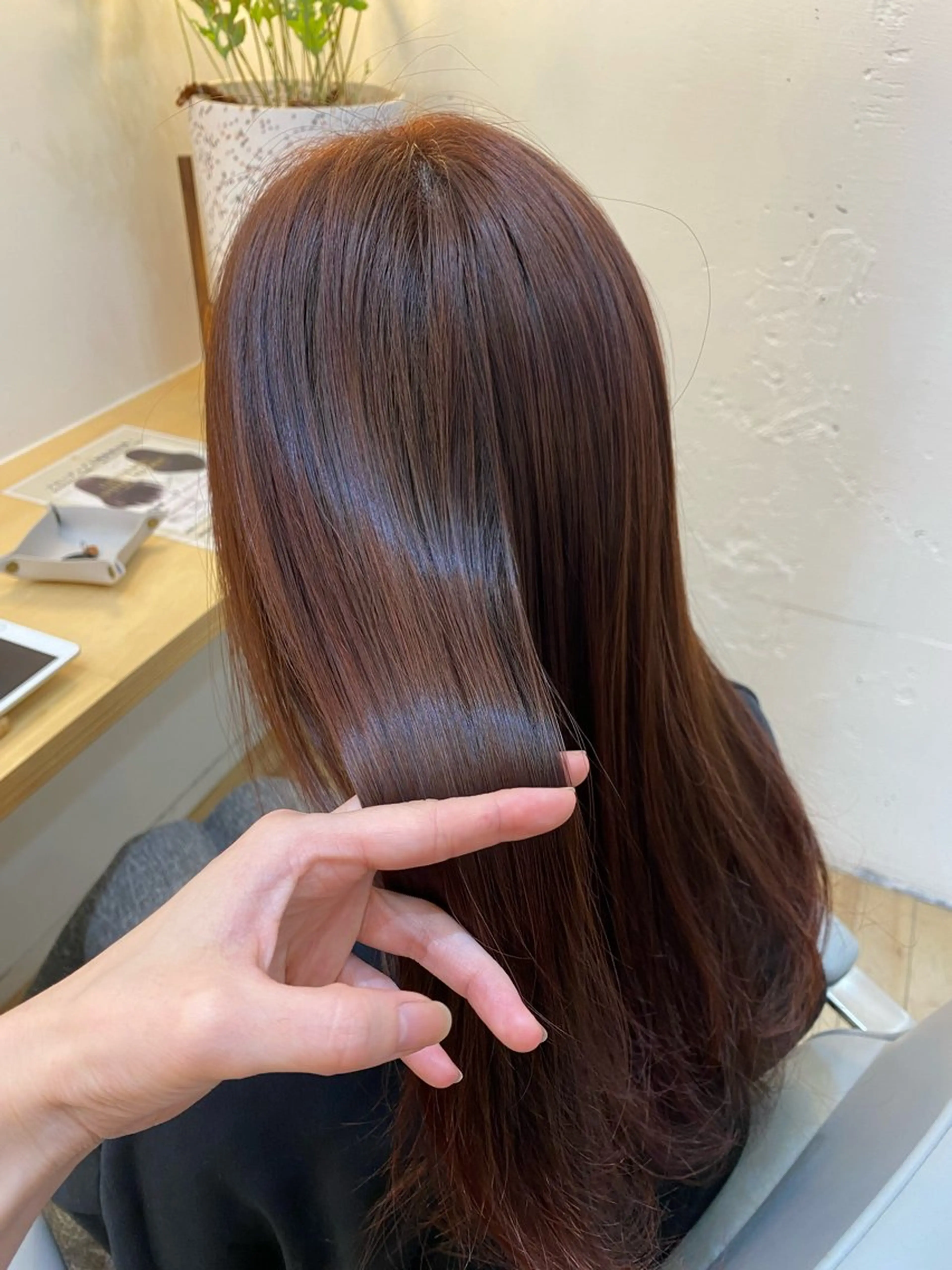 セミロング カラー ブラウンカラー レッドカラー レッドブラウン 髪質改善 トリートメント 艶カラー／ストレート かとうゆうき🍯のヘアスタイル