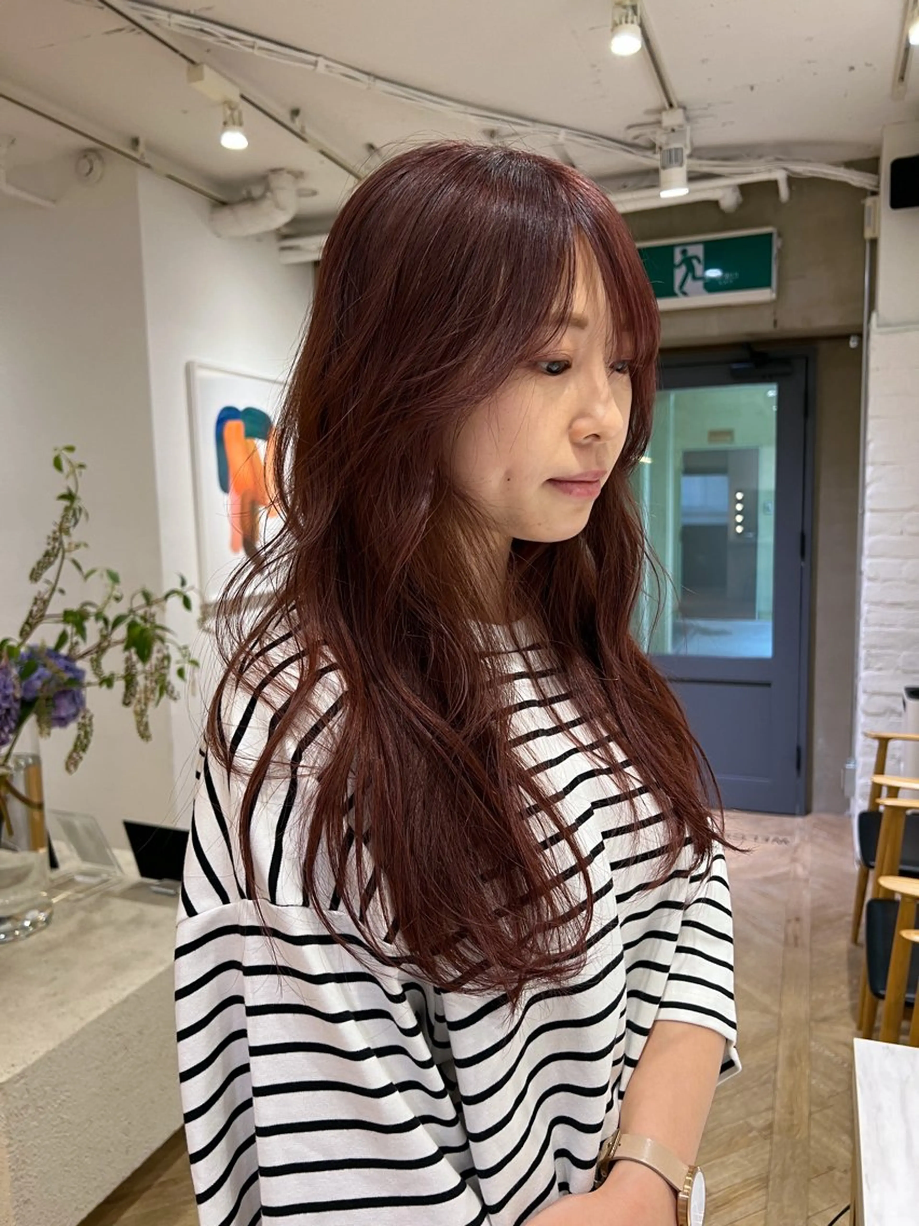 ロング ピンクブラウン 似合わせレイヤー ＆透明感カラーのヘアスタイル