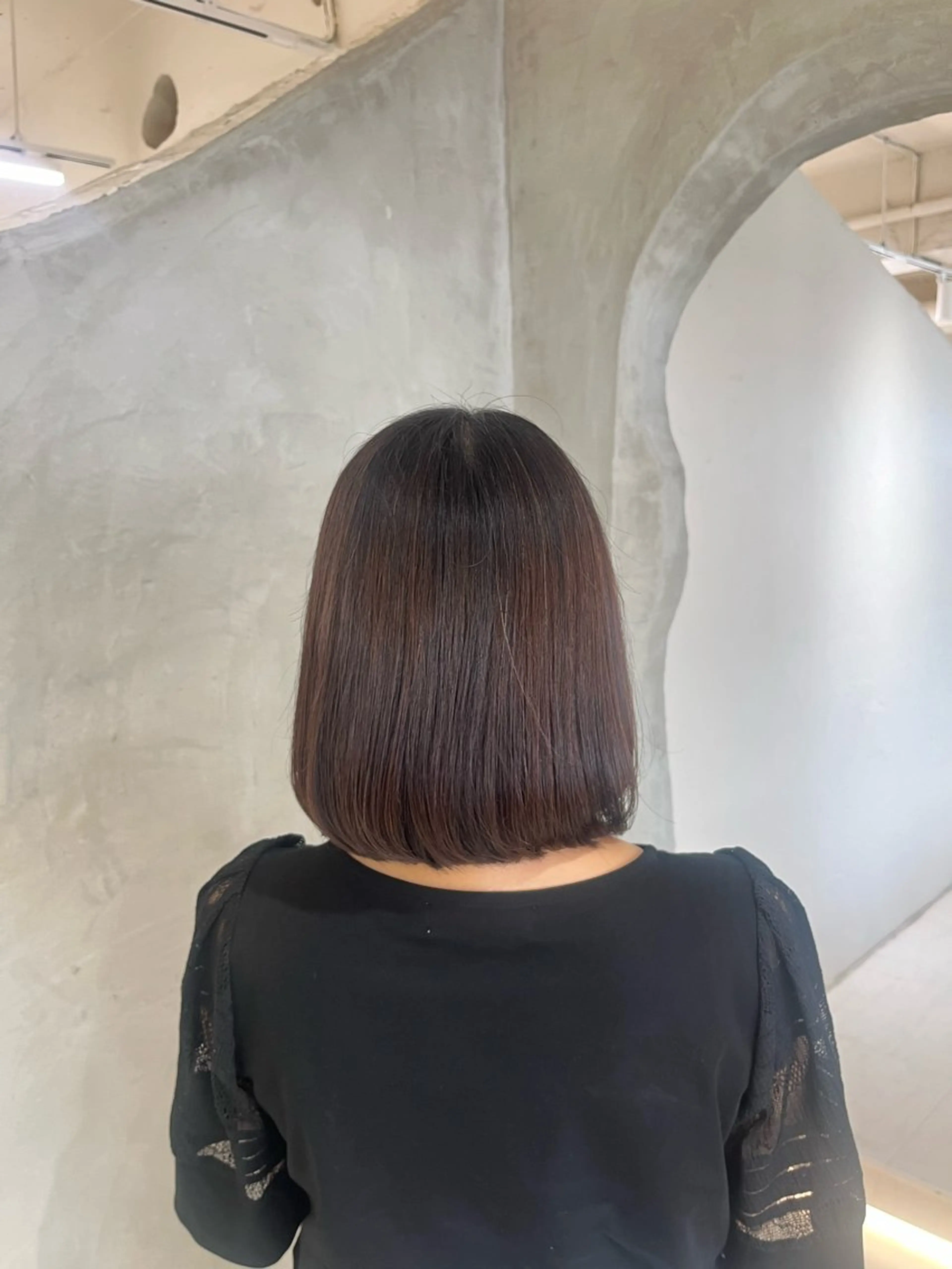 ミディアム カット 切りっぱなしボブ/ 艶カラー/綾莉のヘアスタイル