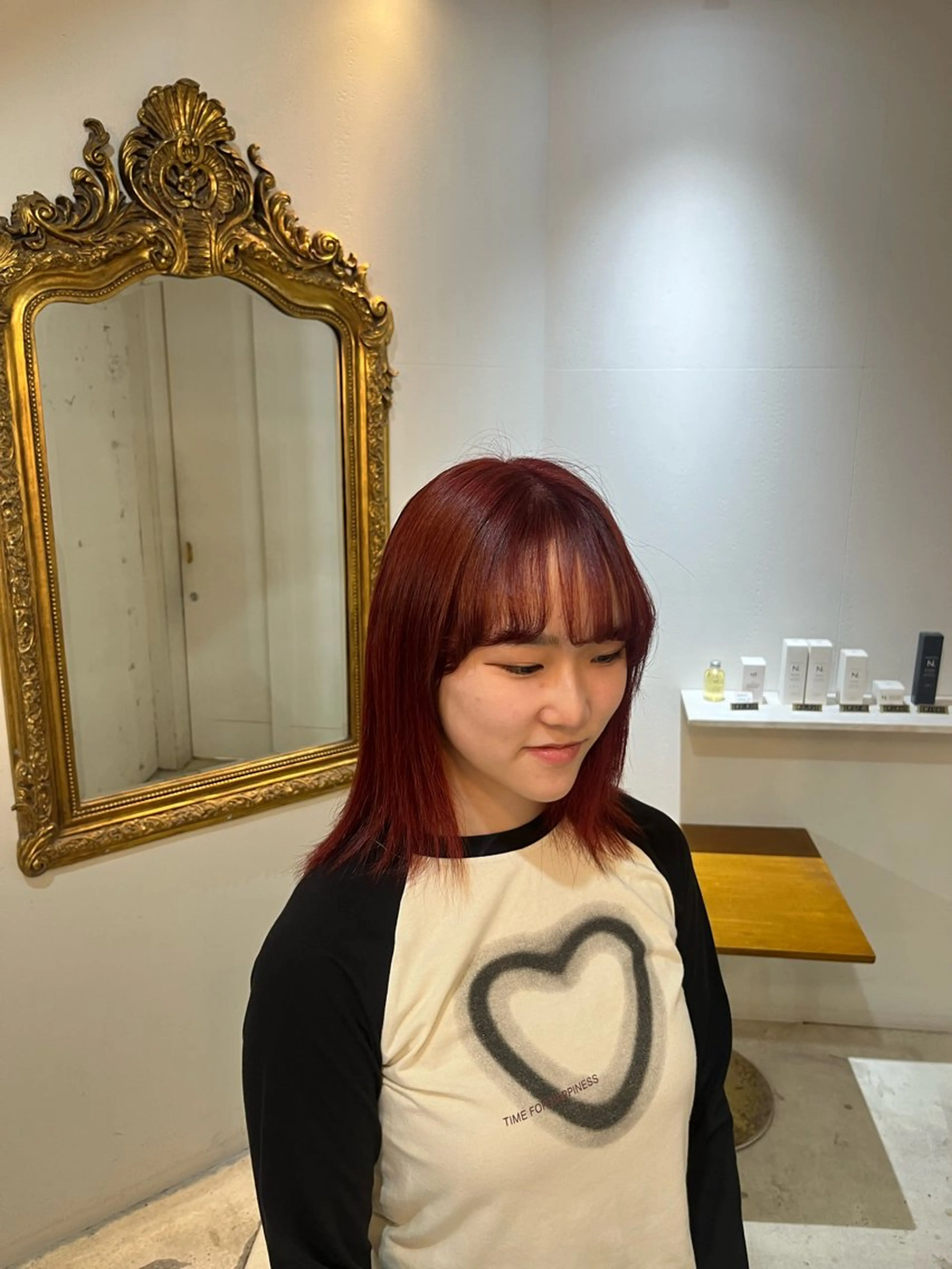 ショート ヘアカラー 🩶ハイトーン🖤 URARAのヘアスタイル