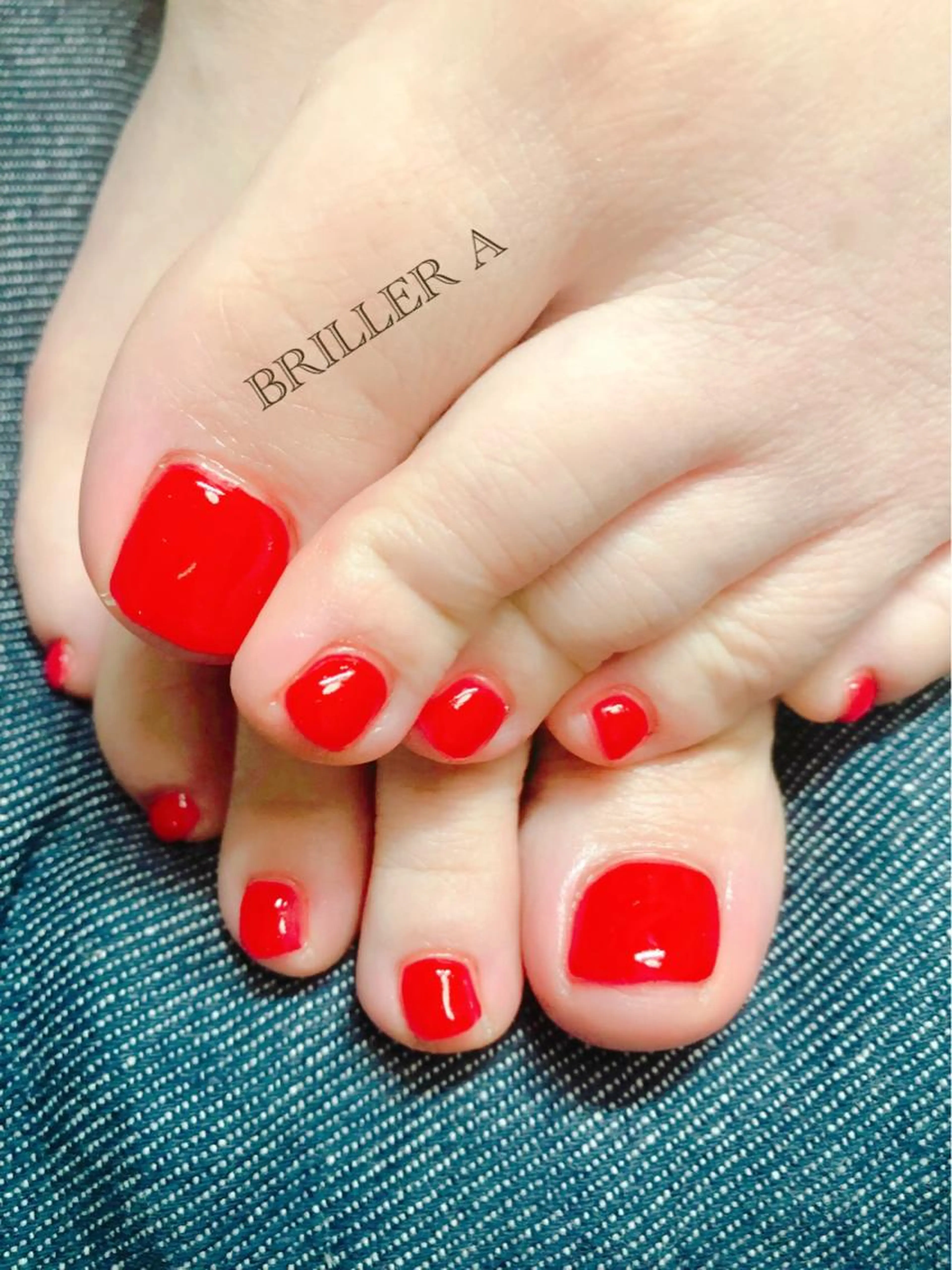 「オフなし」フットネイル(ワンカラーorラメ)の写真