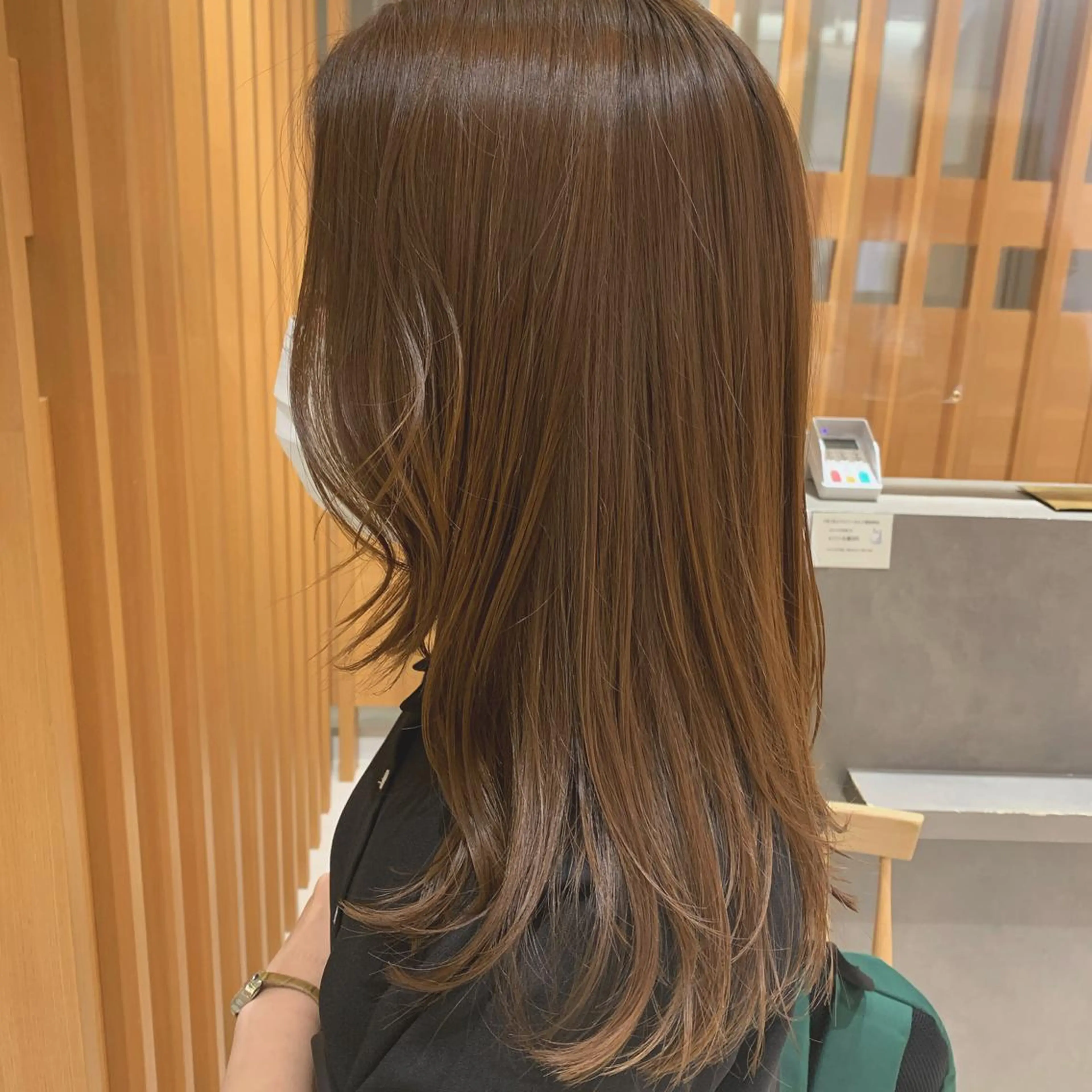 ロング 下川 由貴のヘアスタイル