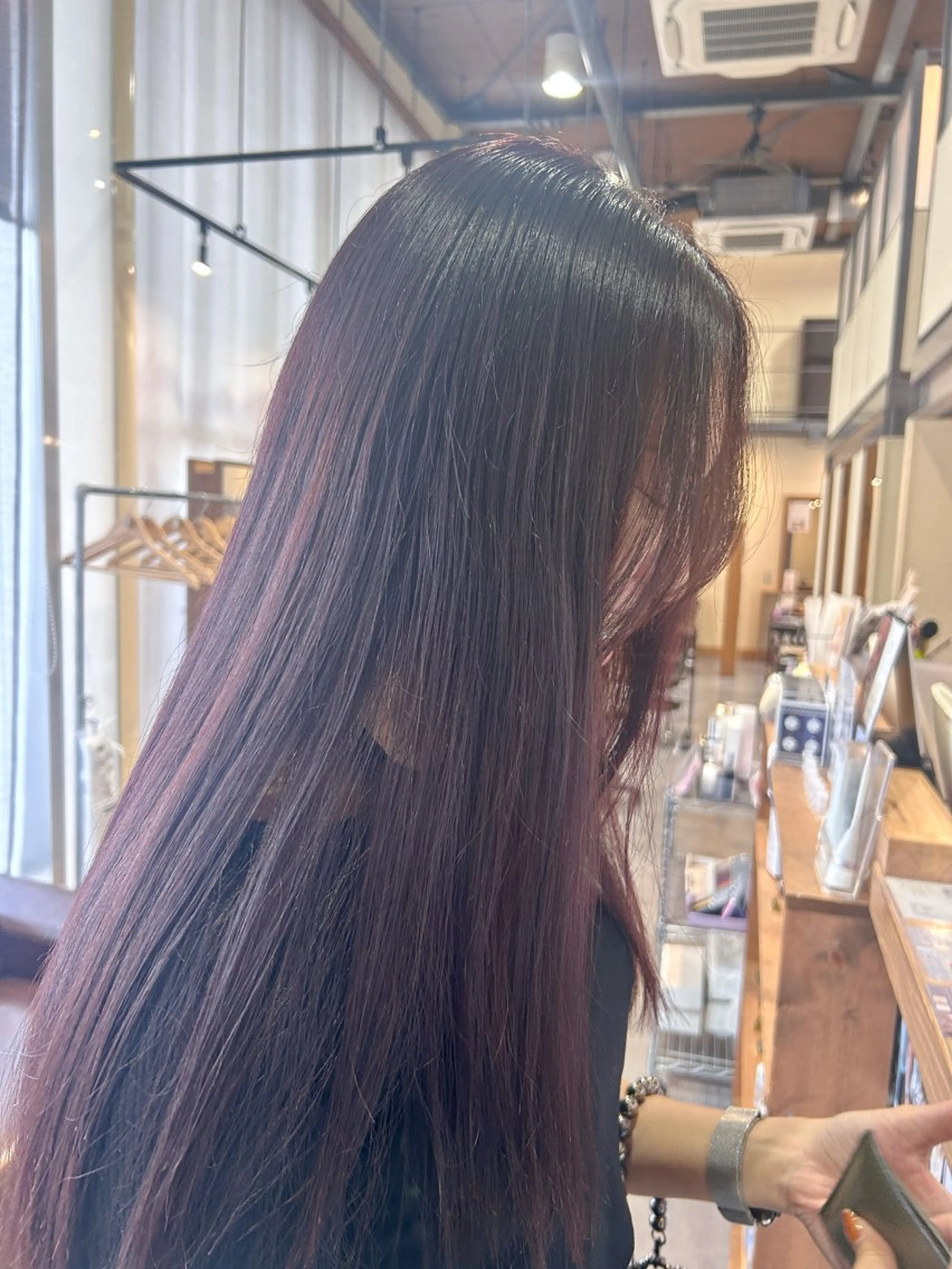 ロング 井上 萌のヘアスタイル