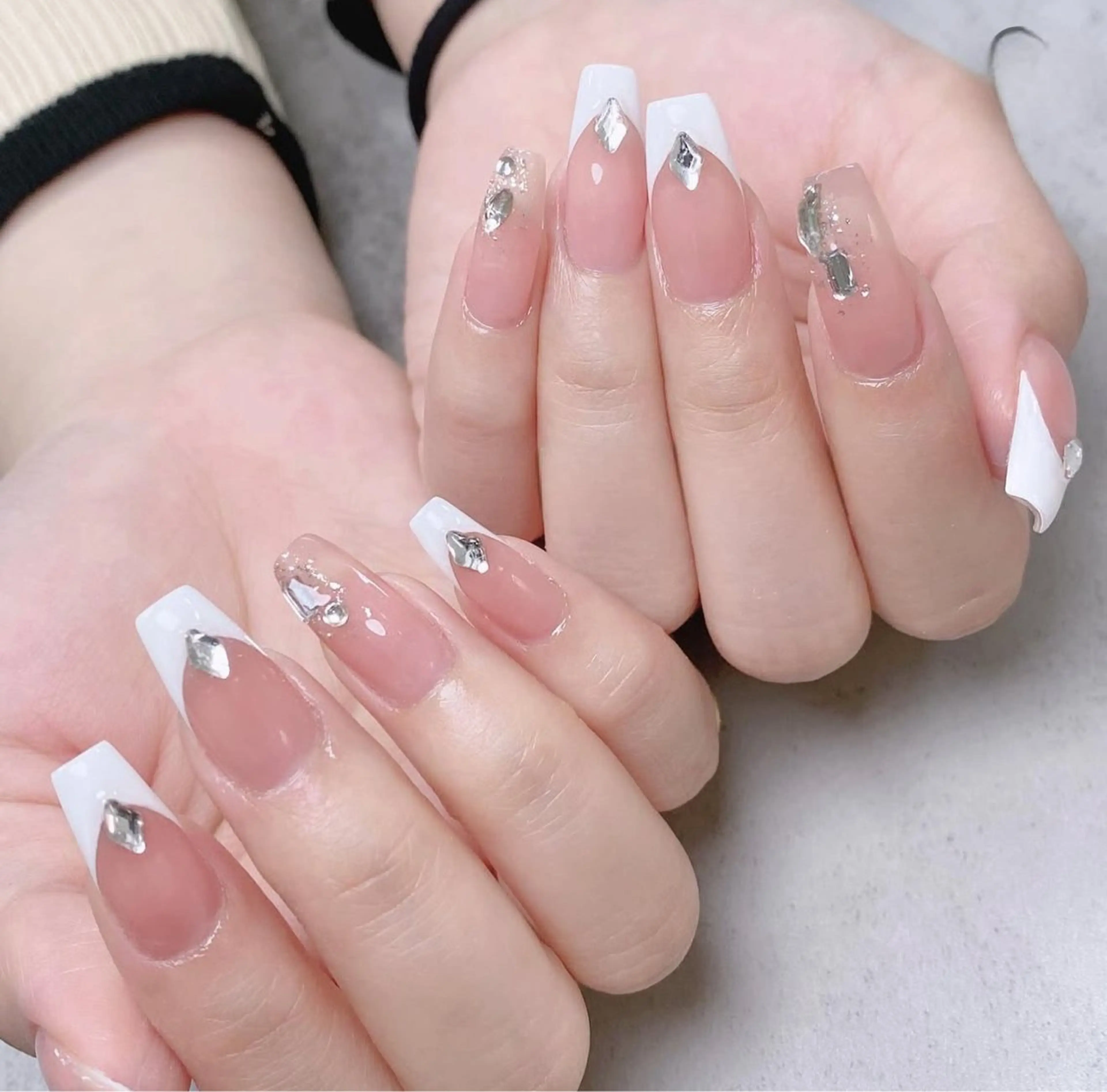 ネイル アニマル柄 オーロラネイル チークネイル フラッシュネイル ジェルネイル ハンドネイル Lyna 池袋のネイルデザイン