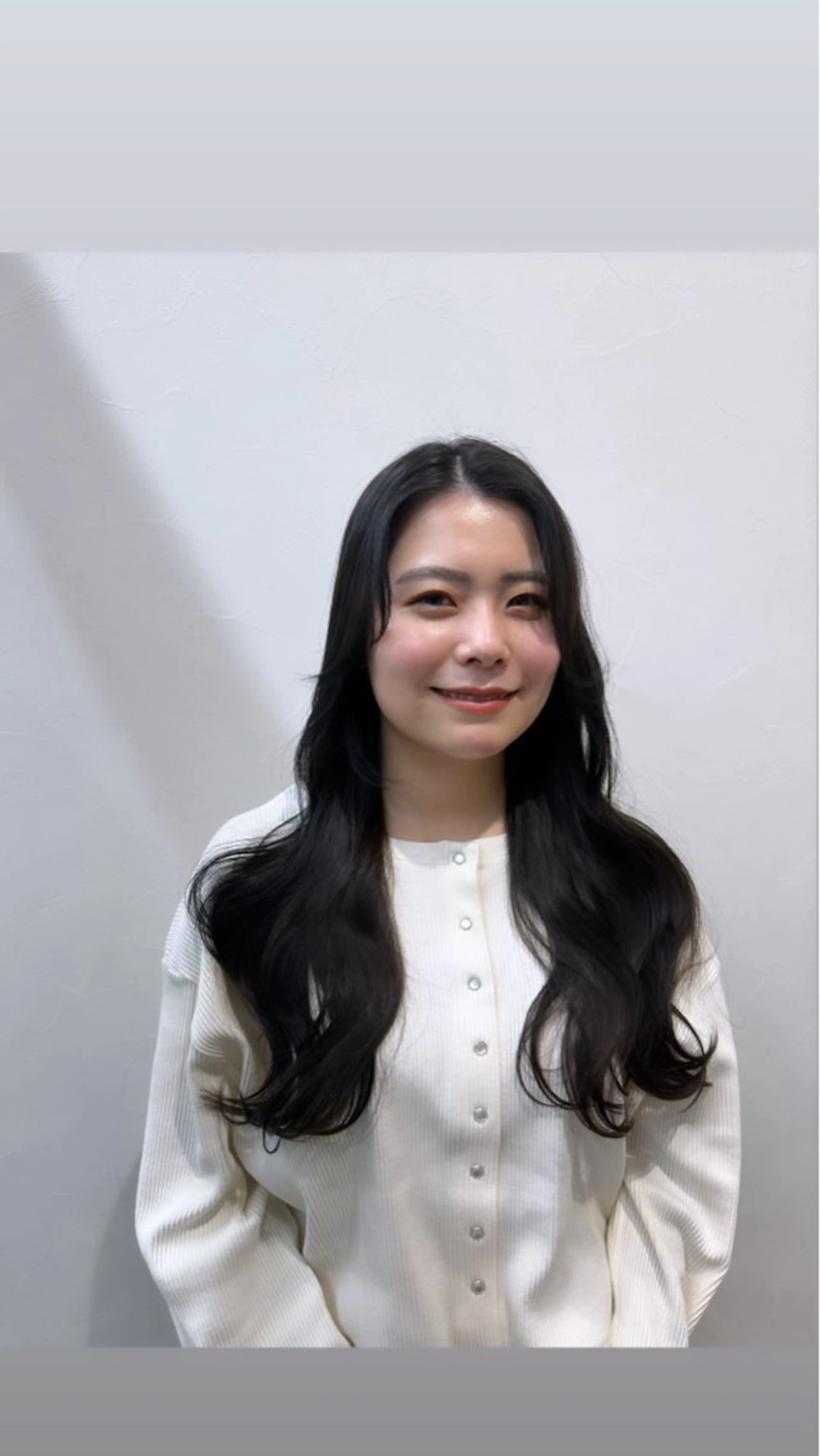 ロング カラー アッシュ ブリーチ ブリーチなしカラー 韓国風ヘア レイヤーカット 髪質改善×艶カラー Haruのヘアスタイル