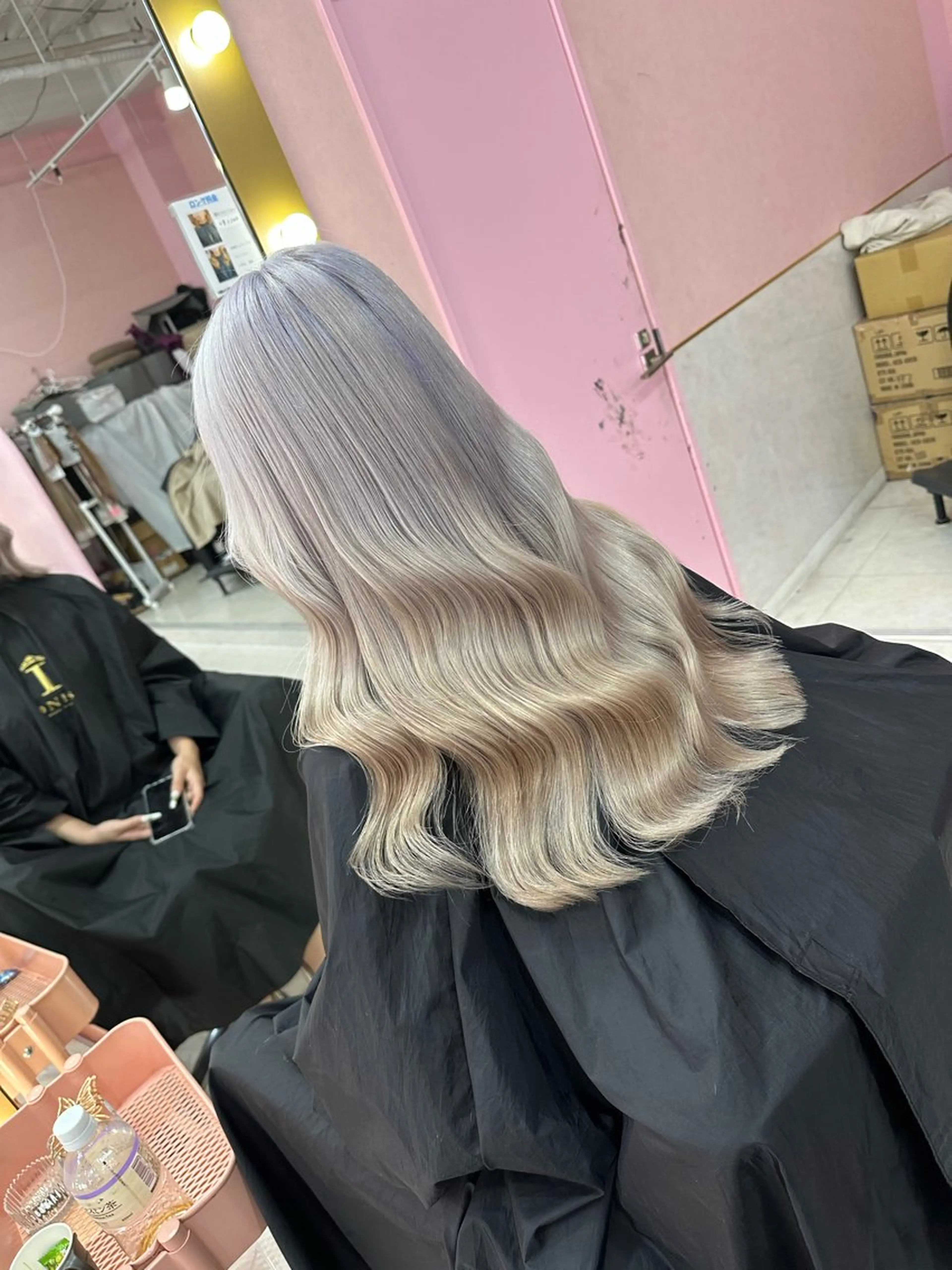 ロング カラー 2次元カラー/ ブリーチMANATOのヘアスタイル