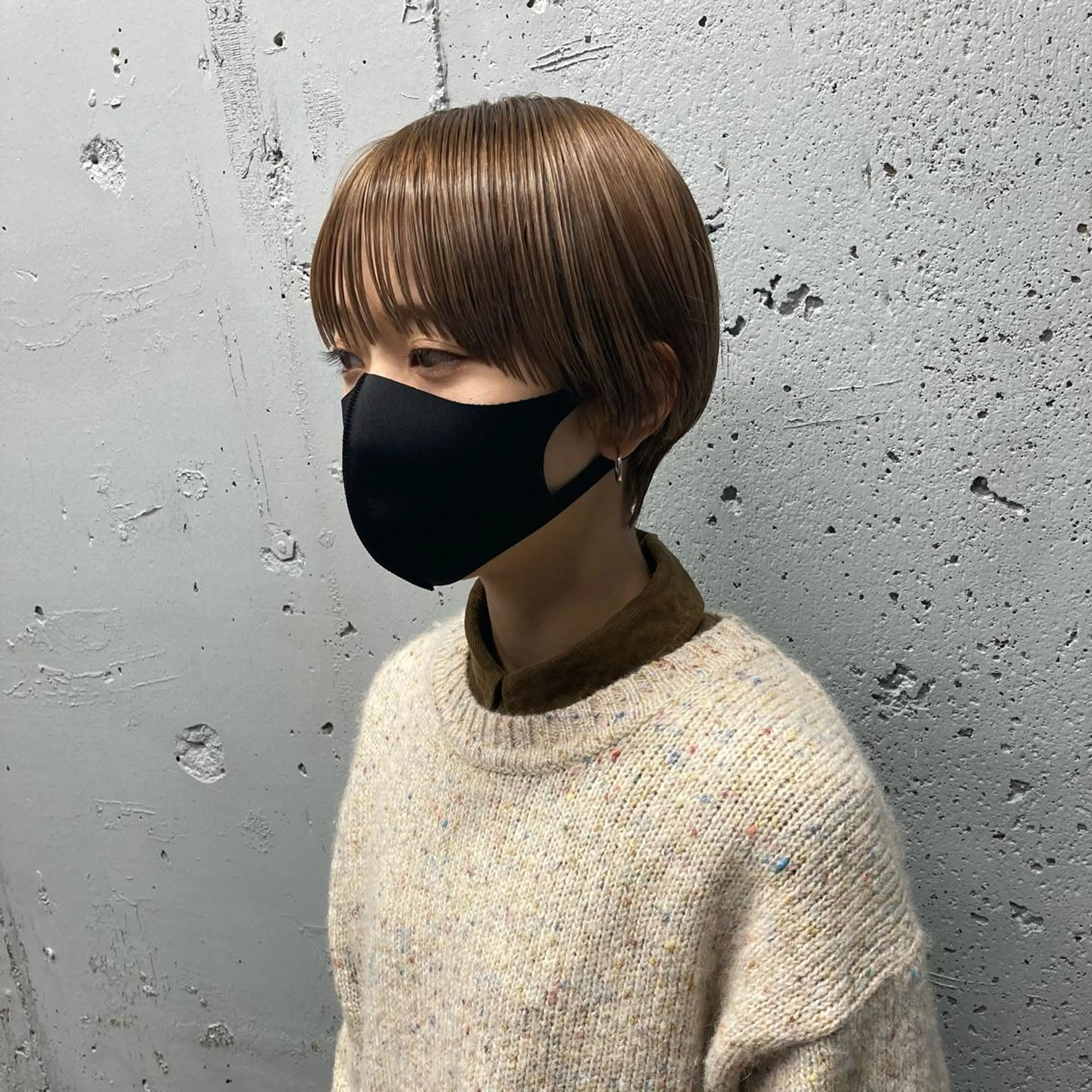 ショート カラー 顔まわりレイヤー デザインカットのヘアスタイル