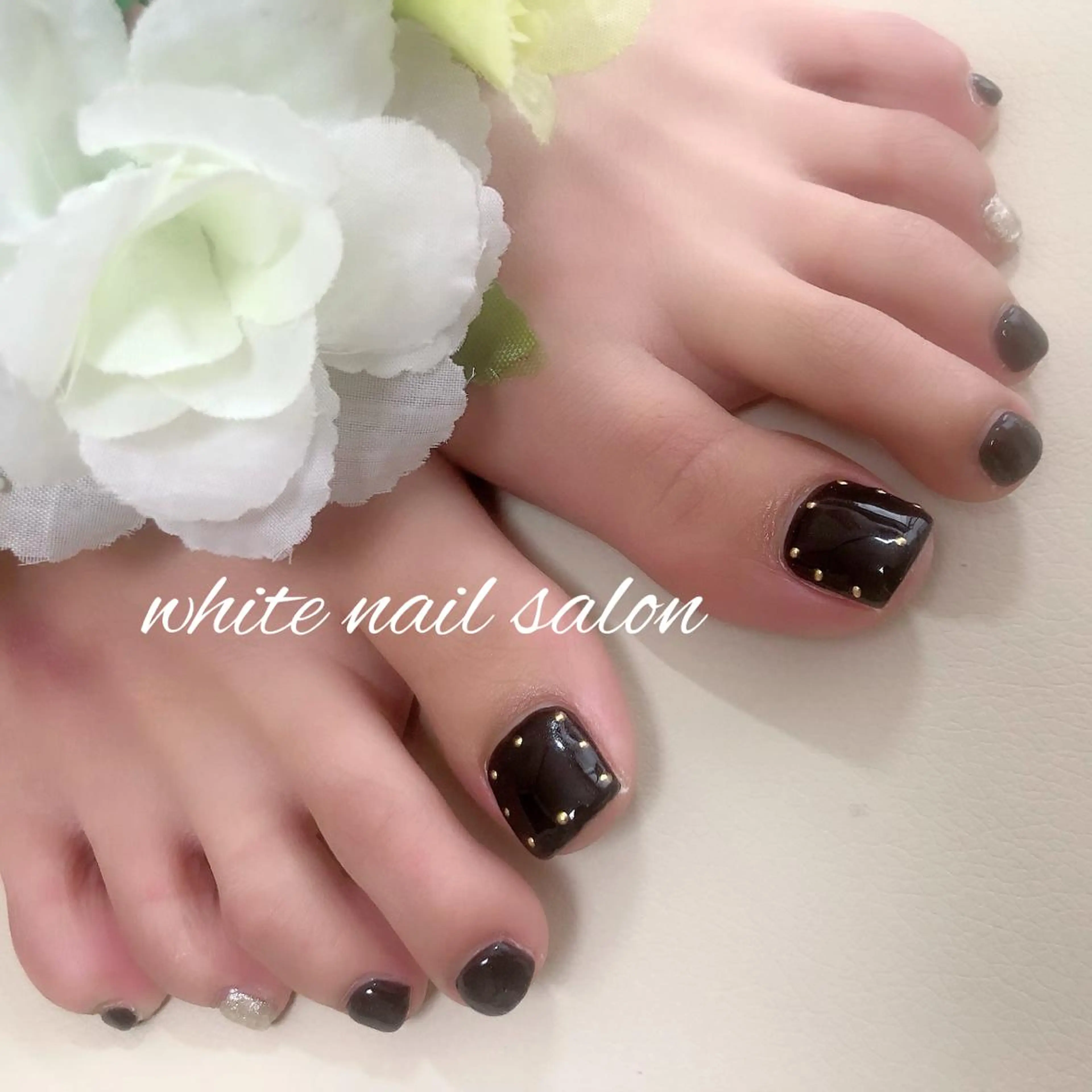 ネイル アートネイル フットネイル フレンチネイル ジェルネイル ハードジェル フットネイル white nail salonのネイルデザイン