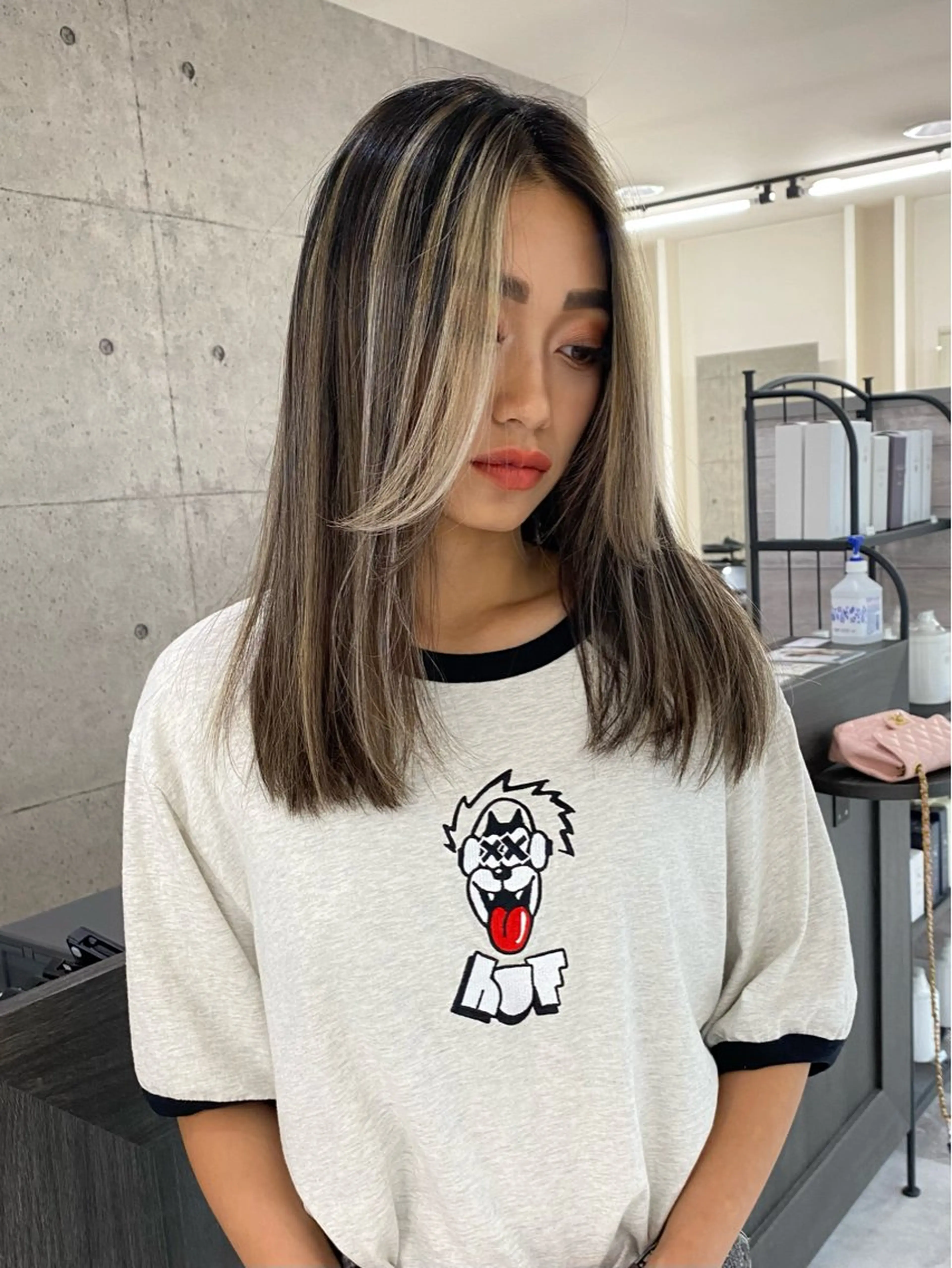 セミロング カラー ハイライトカラー ハイライト Mina/岡山/矯正 ブリーチ/レイヤーのヘアスタイル