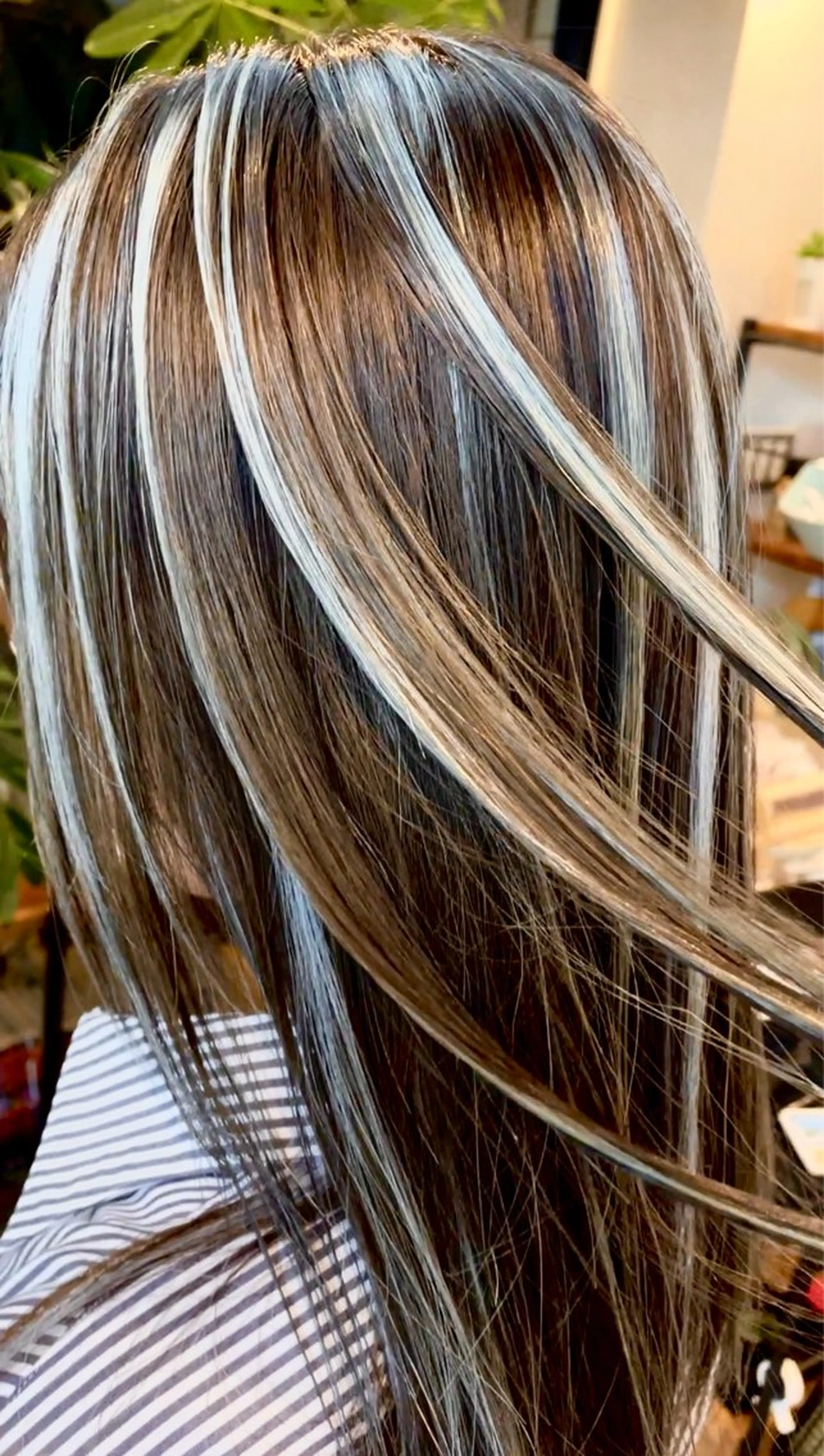 セミロング ハイライト ヘアカラー トリートメント Cure2所属・🌈ハイライト特化 🌈 🐶ノザワ🐶のヘアスタイル