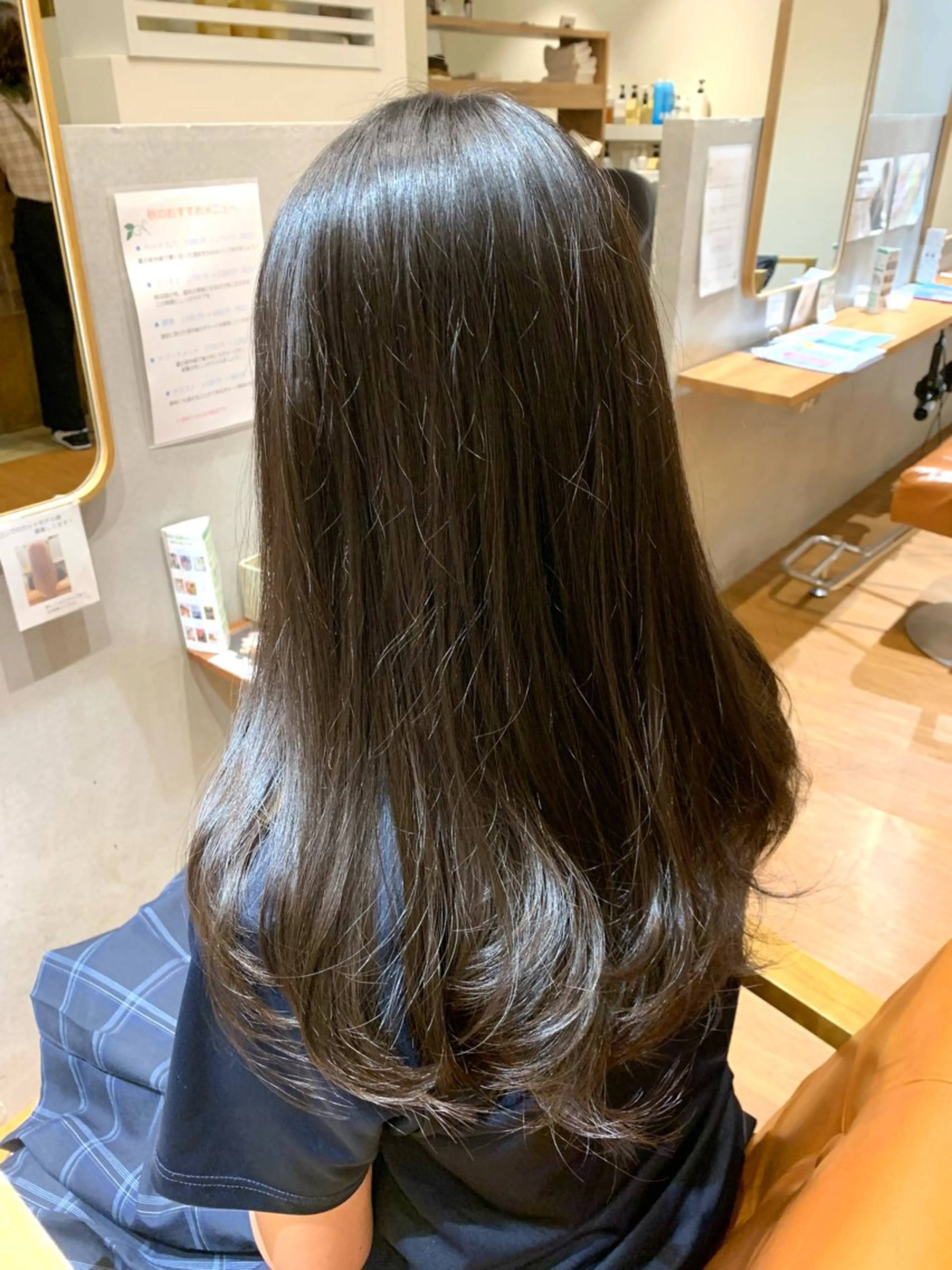 ロング カット 秋野 遥のヘアスタイル