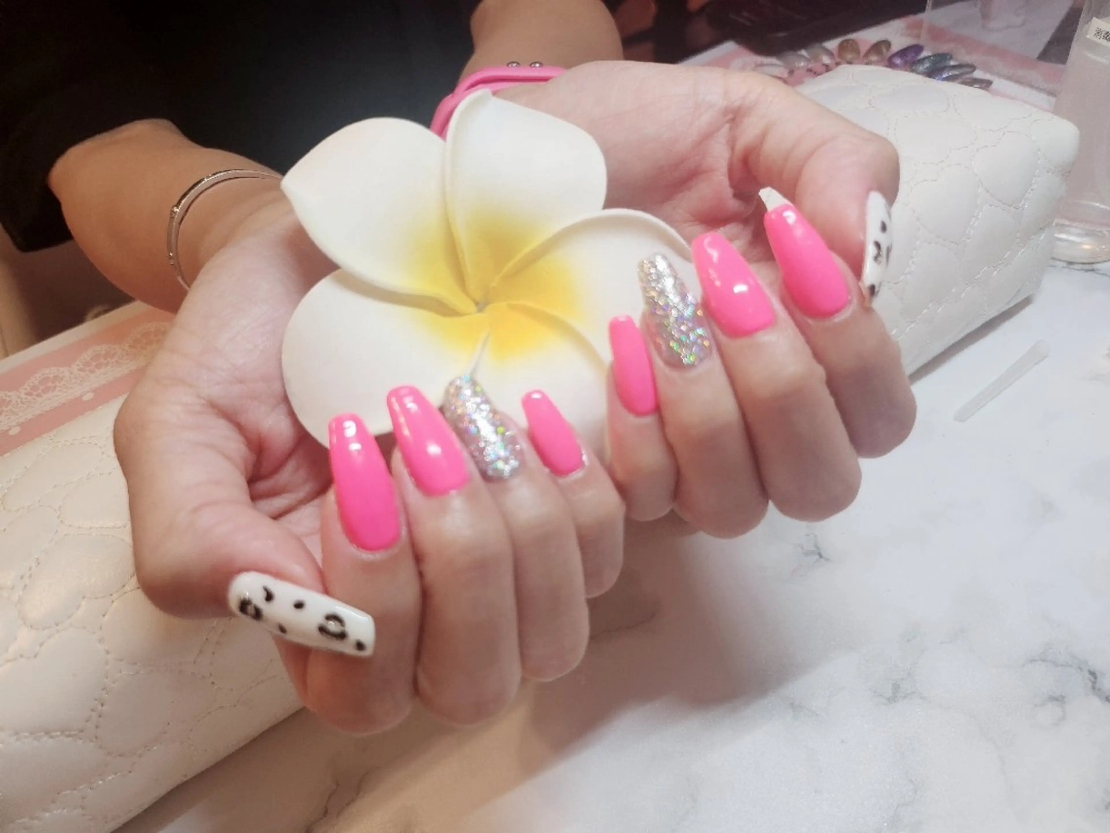 ネイル キラキラネイル ピンク ハンドネイル nail salon Luanaのネイルデザイン