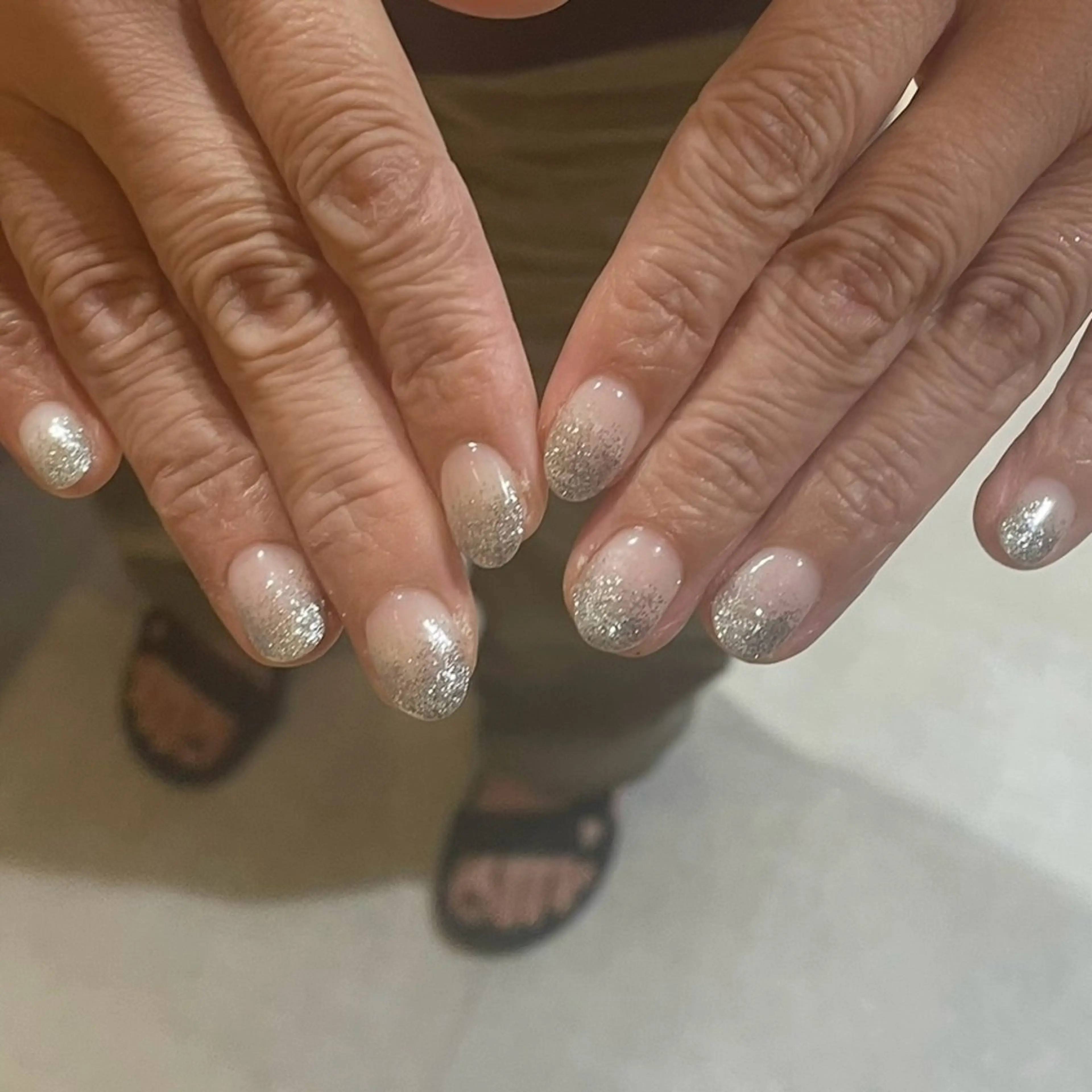 ネイル ハンドネイル 𝑟𝑖𝑠𝑎 🕯‎🤍のネイルデザイン