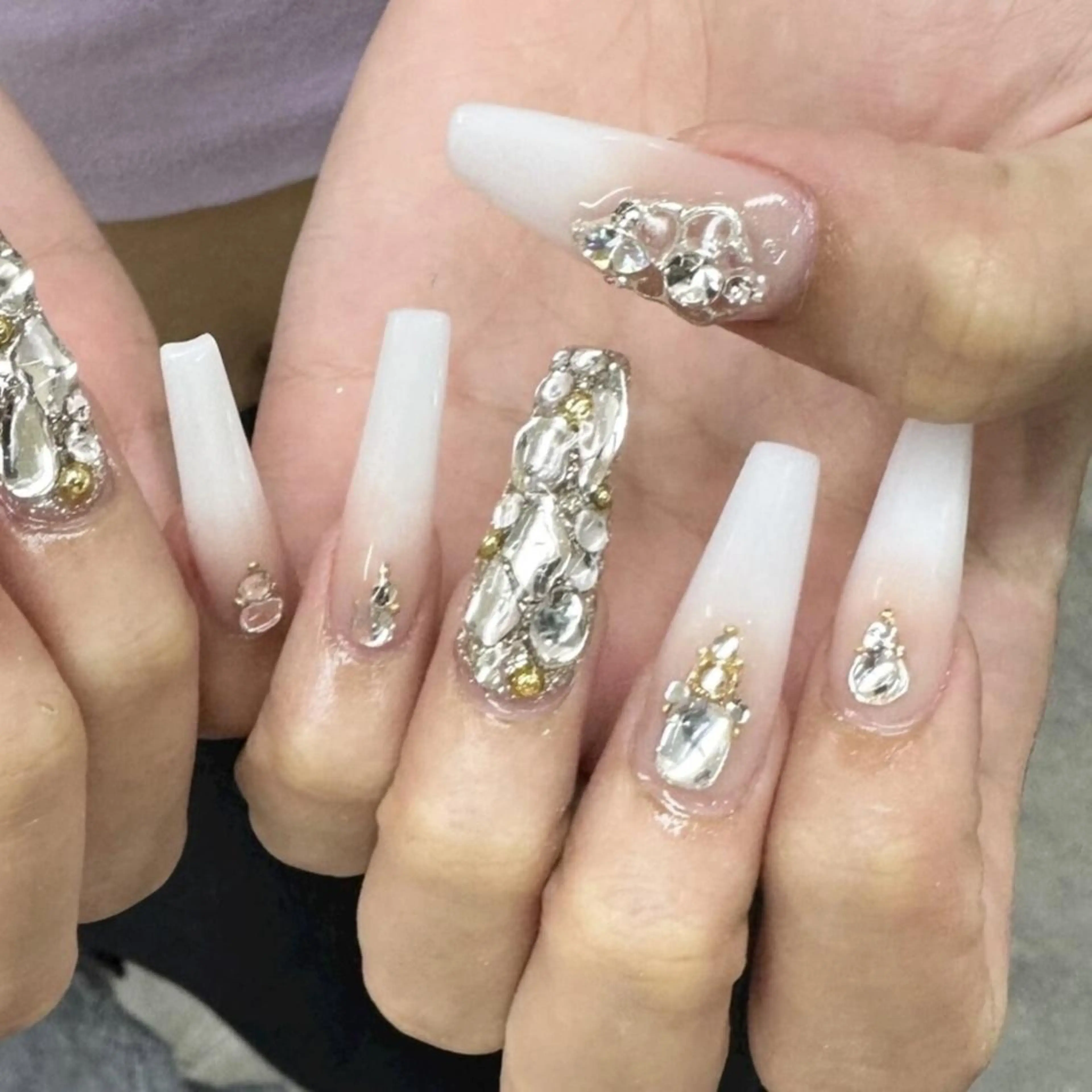 ネイル 長さ出し 韓国ネイル ニュアンスネイル スカルプネイル ワンホンネイル nailstudio eviz新宿店のネイルデザイン