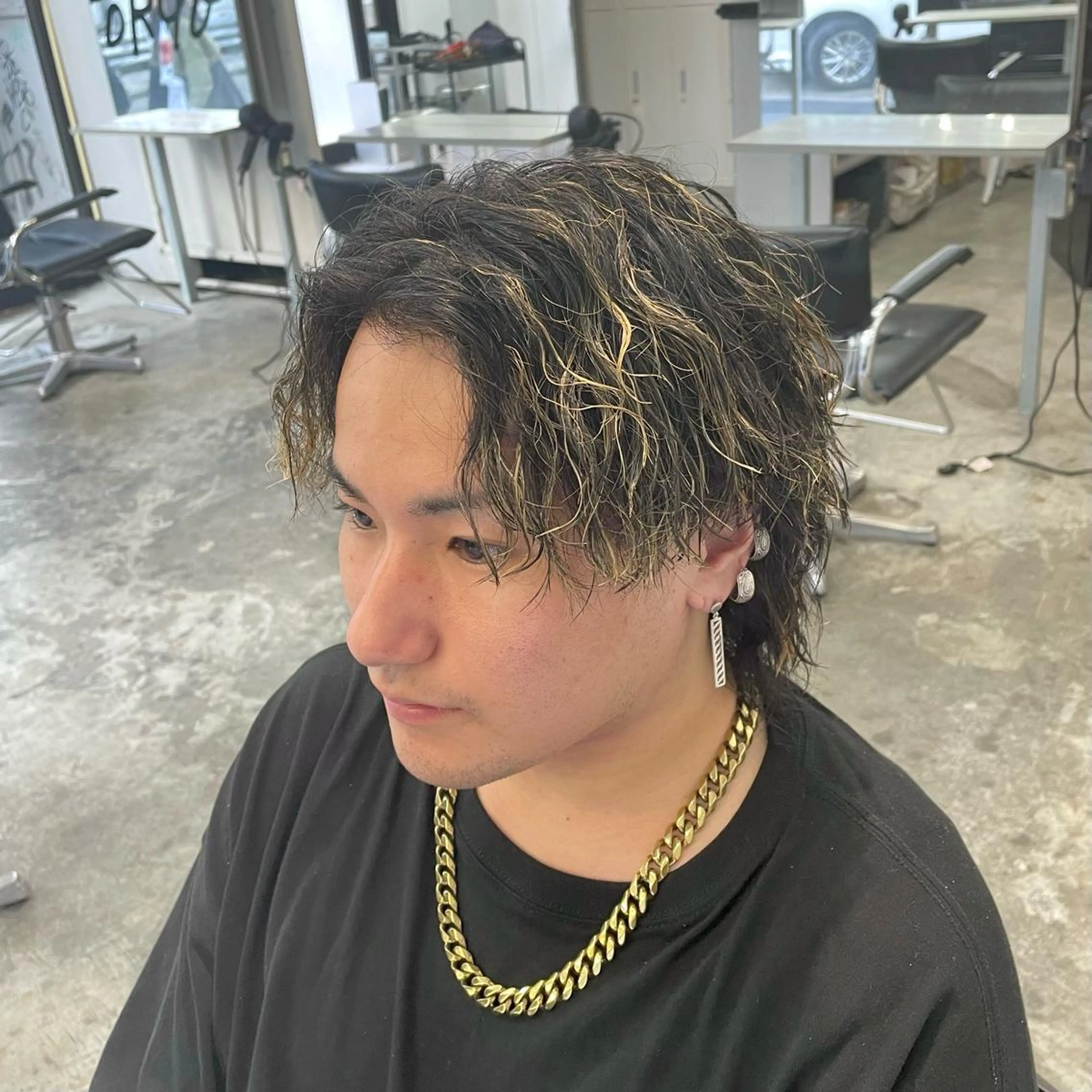 ショート カラー パーマ メンズ メンズハイライト メンズウルフカット ハイライトカラー ハイライト ウルフカット カット ヘアカラー パーマ メンズ特化美容師/ 藤戸 椋のヘアスタイル