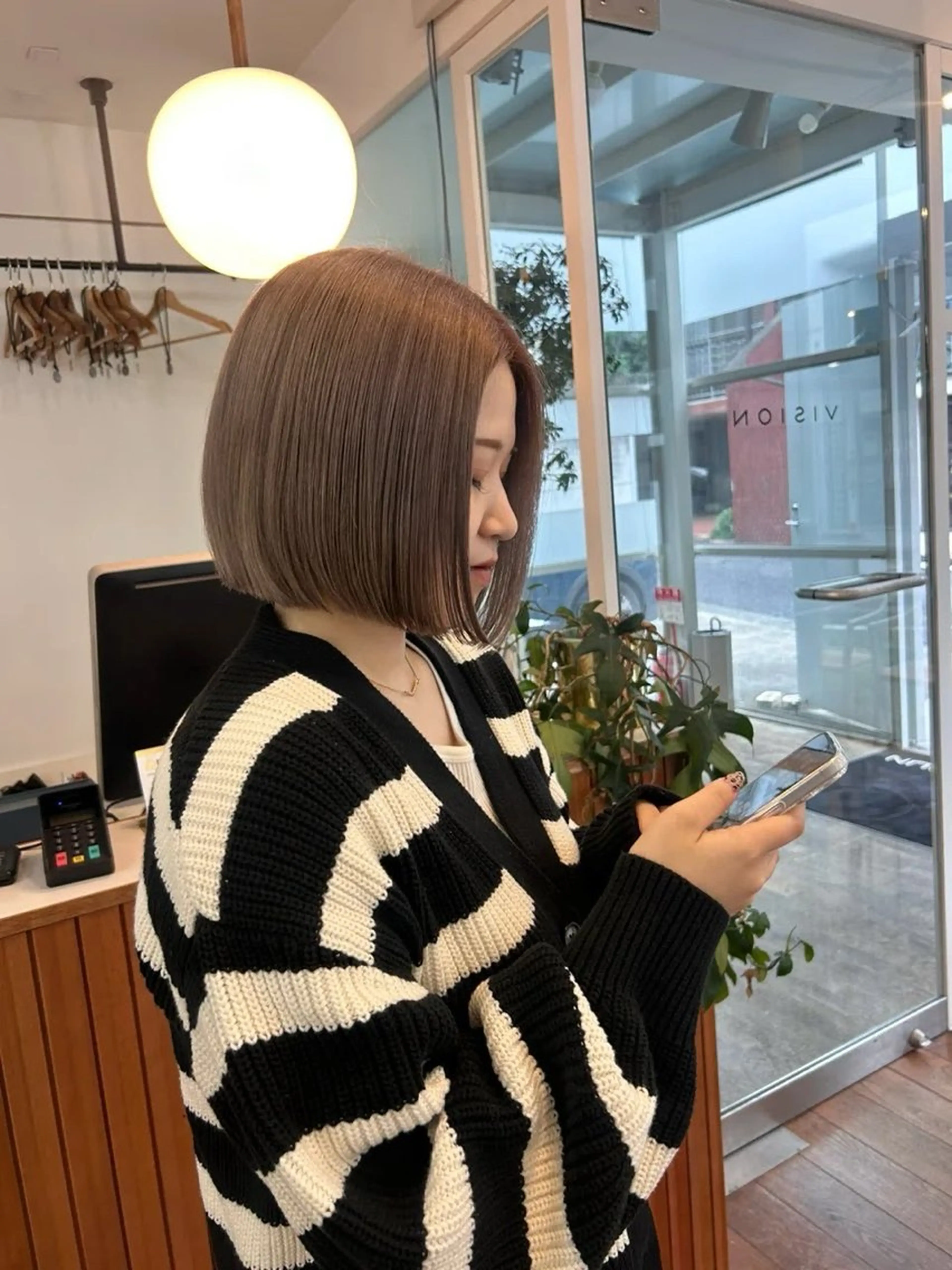 ショート かがやしづ ⭐️ハイトーンのヘアスタイル