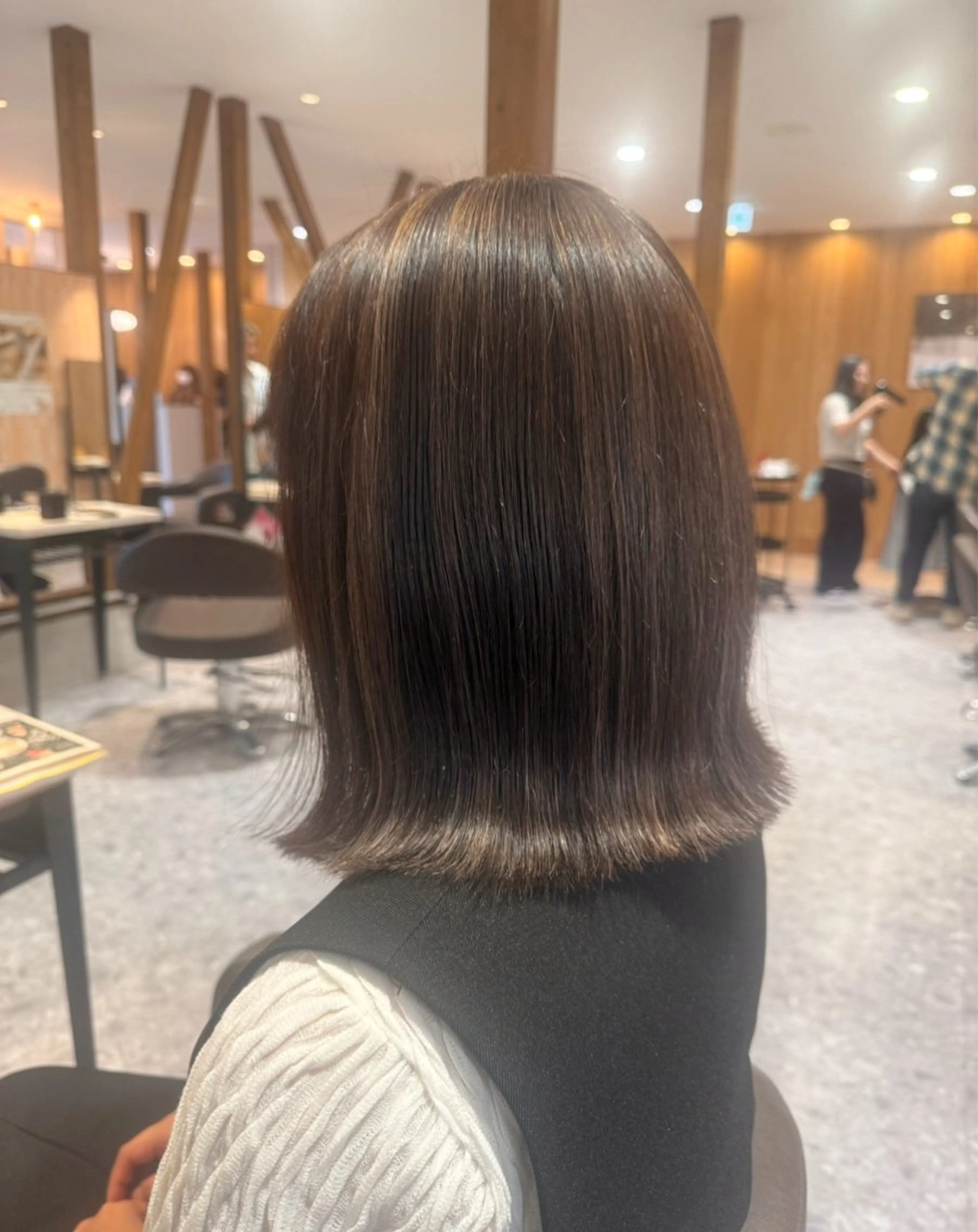 ミディアム カラー 佐藤 凜華のヘアスタイル
