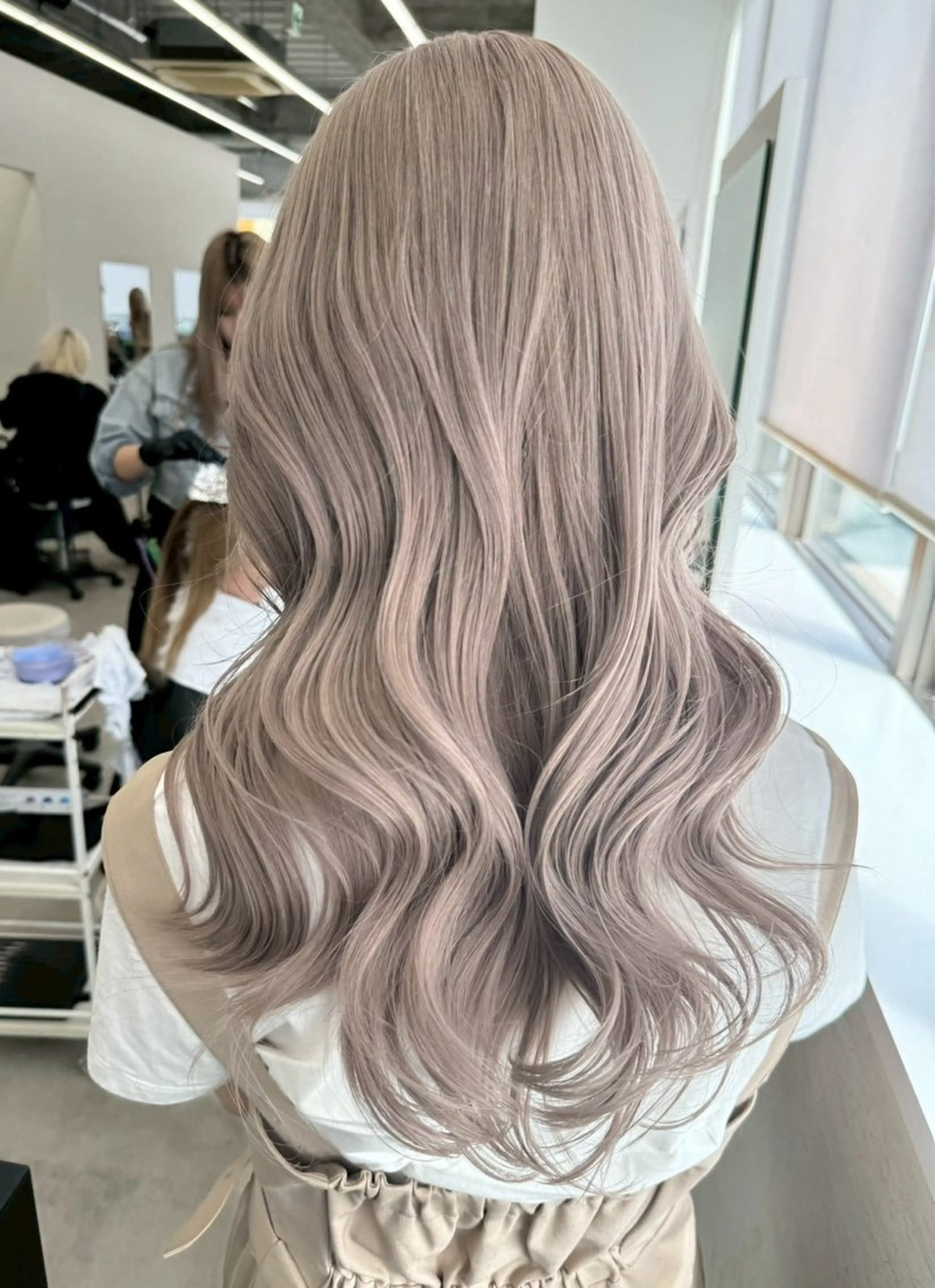 ミディアム カラー 新垣 亜実のヘアスタイル