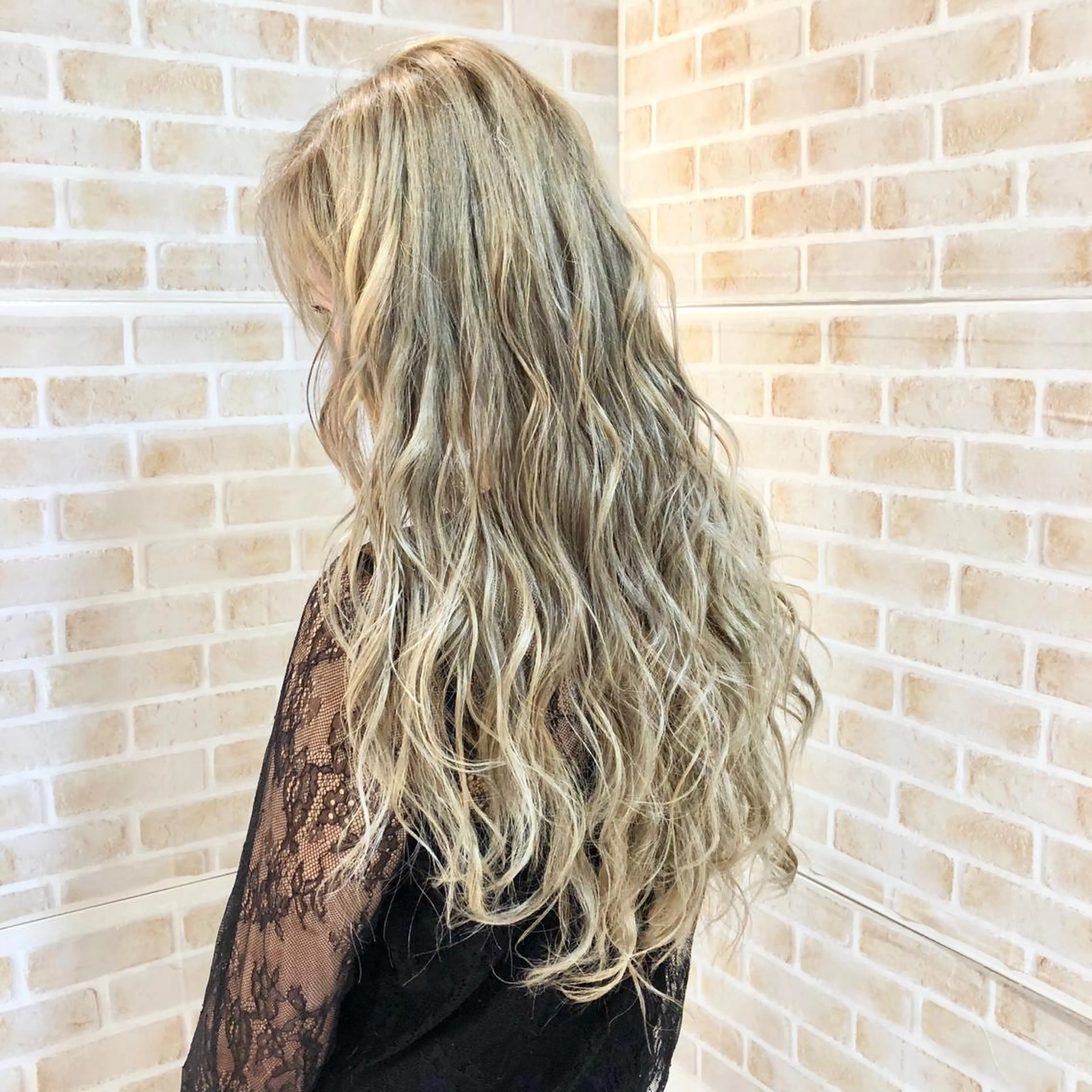 ロング カラー ブリーチ ケアブリーチ グレージュ ヘアカラー トリートメント 🌈ぷる艶カラー🌈 髪質改善👑柳沼尚貴のヘアスタイル