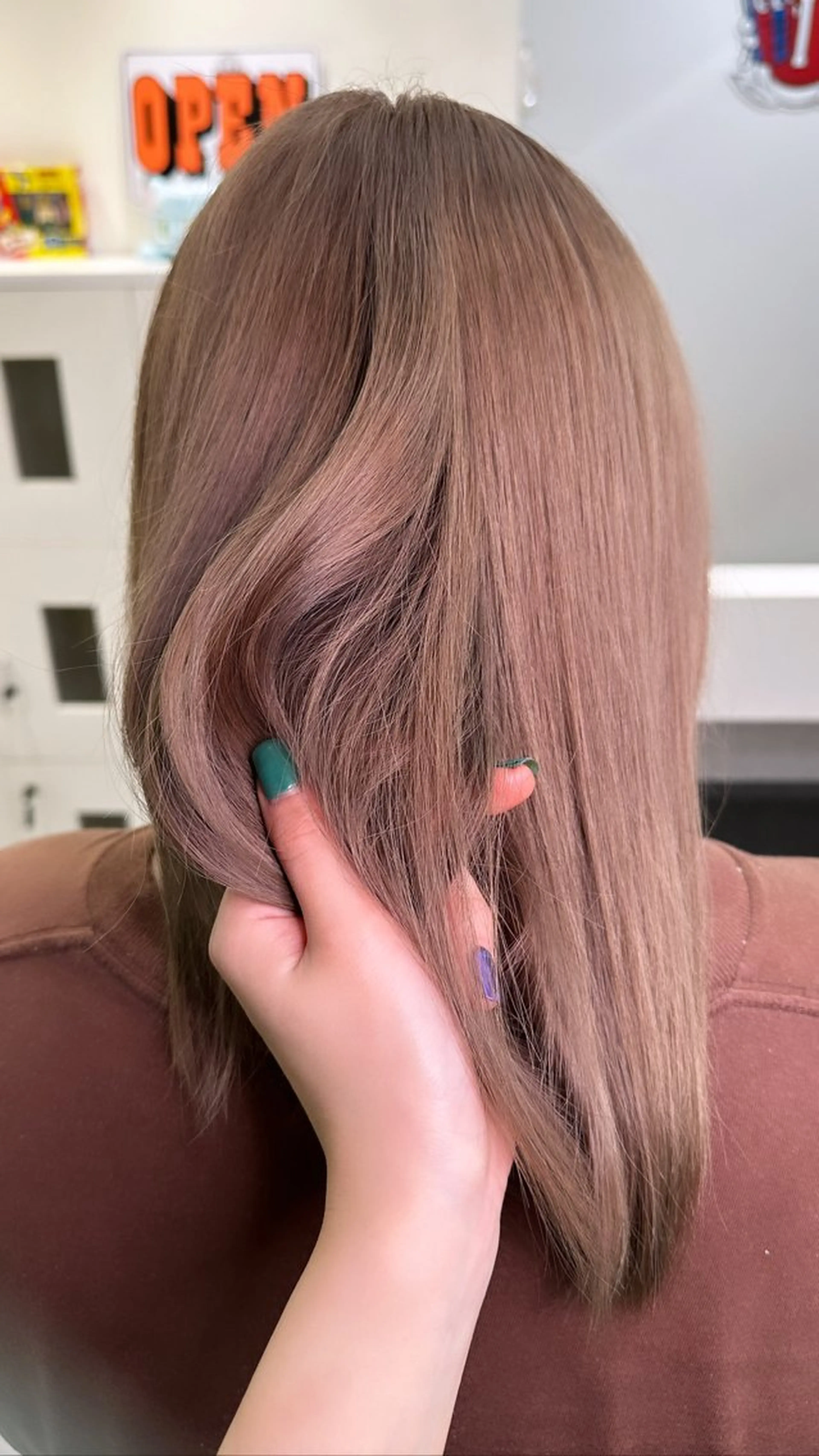 ロング カラー ベージュカラー ブリーチ ブラウンカラー ブラウンベージュ インナーカラー ヘアカラー 西野 未桜のヘアスタイル