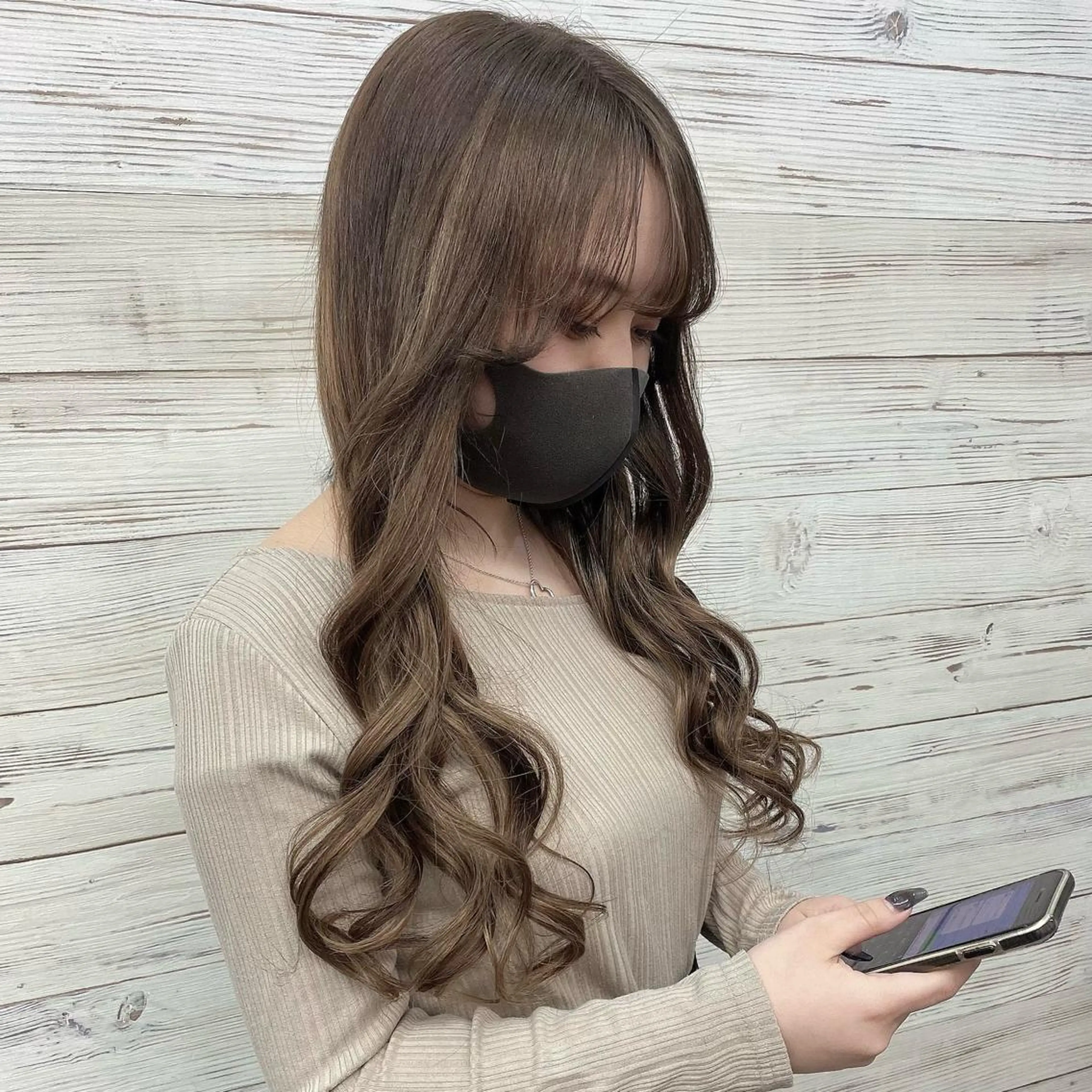 セミロング カラー ヘアアレンジ ショートボブ 編み込みエクステ シールエクステ セミロングパーマ バレイヤージュ LAVENDIA 初音のヘアスタイル