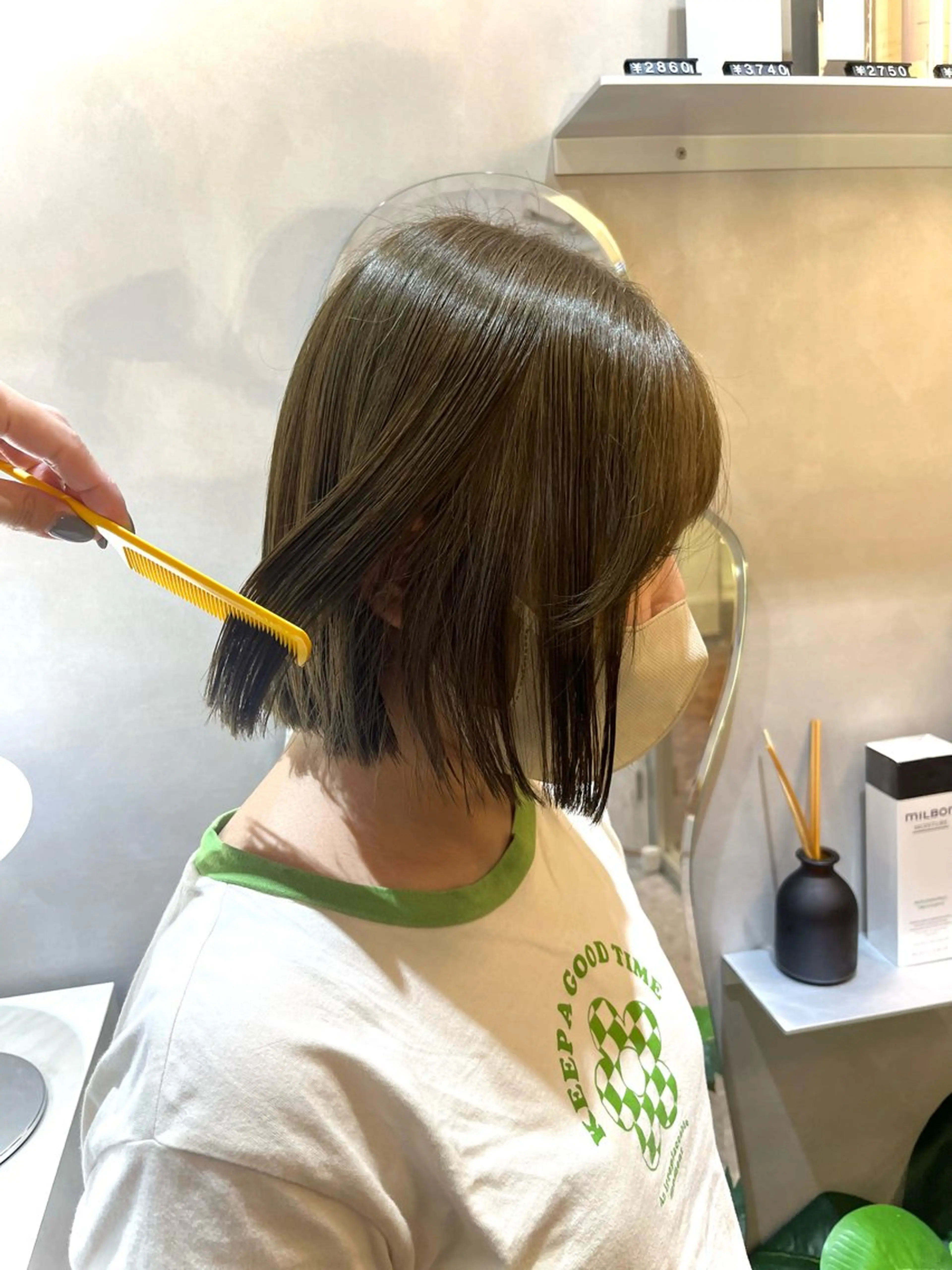 ショート カット ヘアカラー トリートメント このか🕊️ベージュ /グレージュ/カットのヘアスタイル