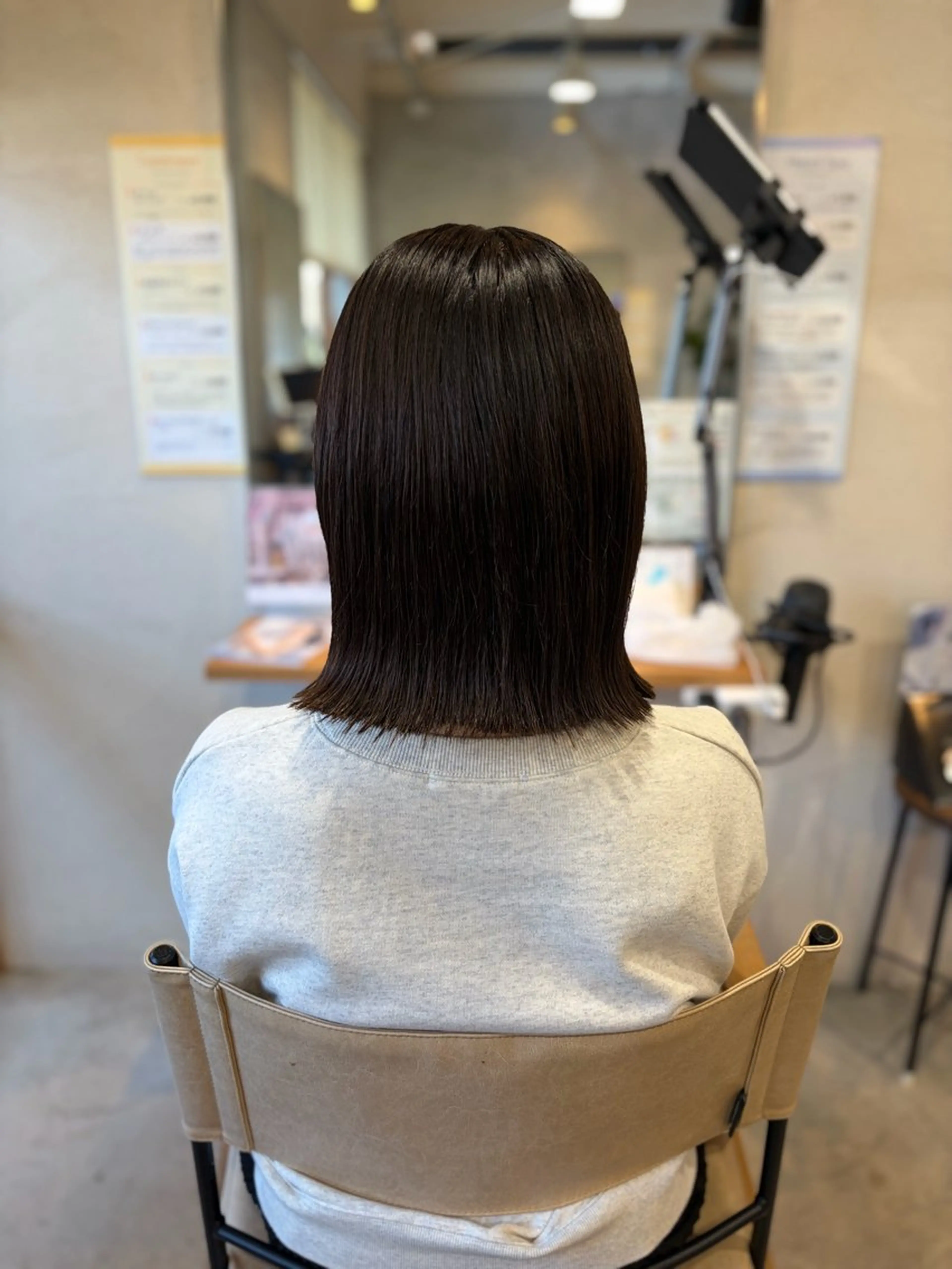 ミディアム 切りっぱなしボブ ボブ momoka 女性限定のヘアスタイル