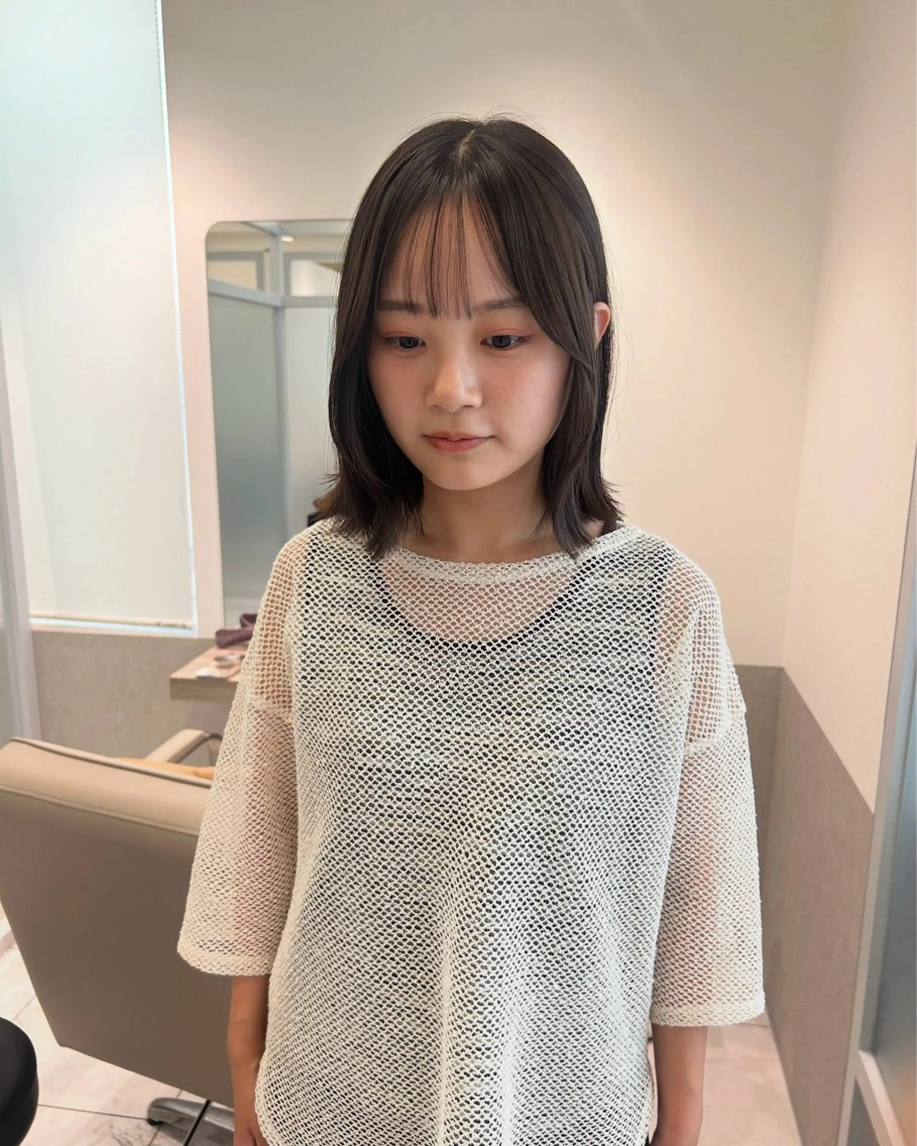 ミディアム カラー オリーブ/アッシュ やわらか透明感カラーのヘアスタイル