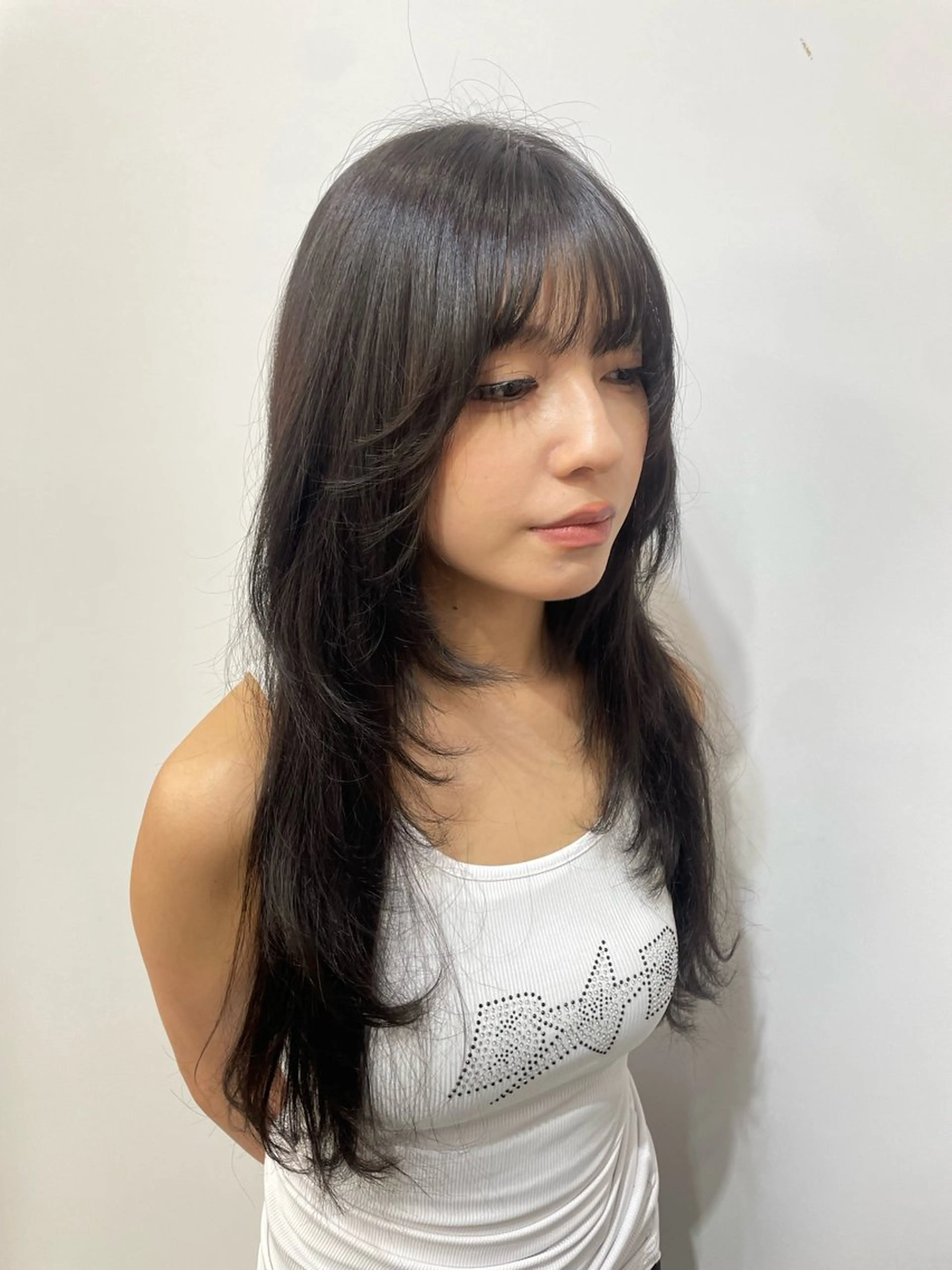 ロング エクステ レイヤーカット 𝙃𝘼𝙍𝙐🎀 韓国×エクステのヘアスタイル