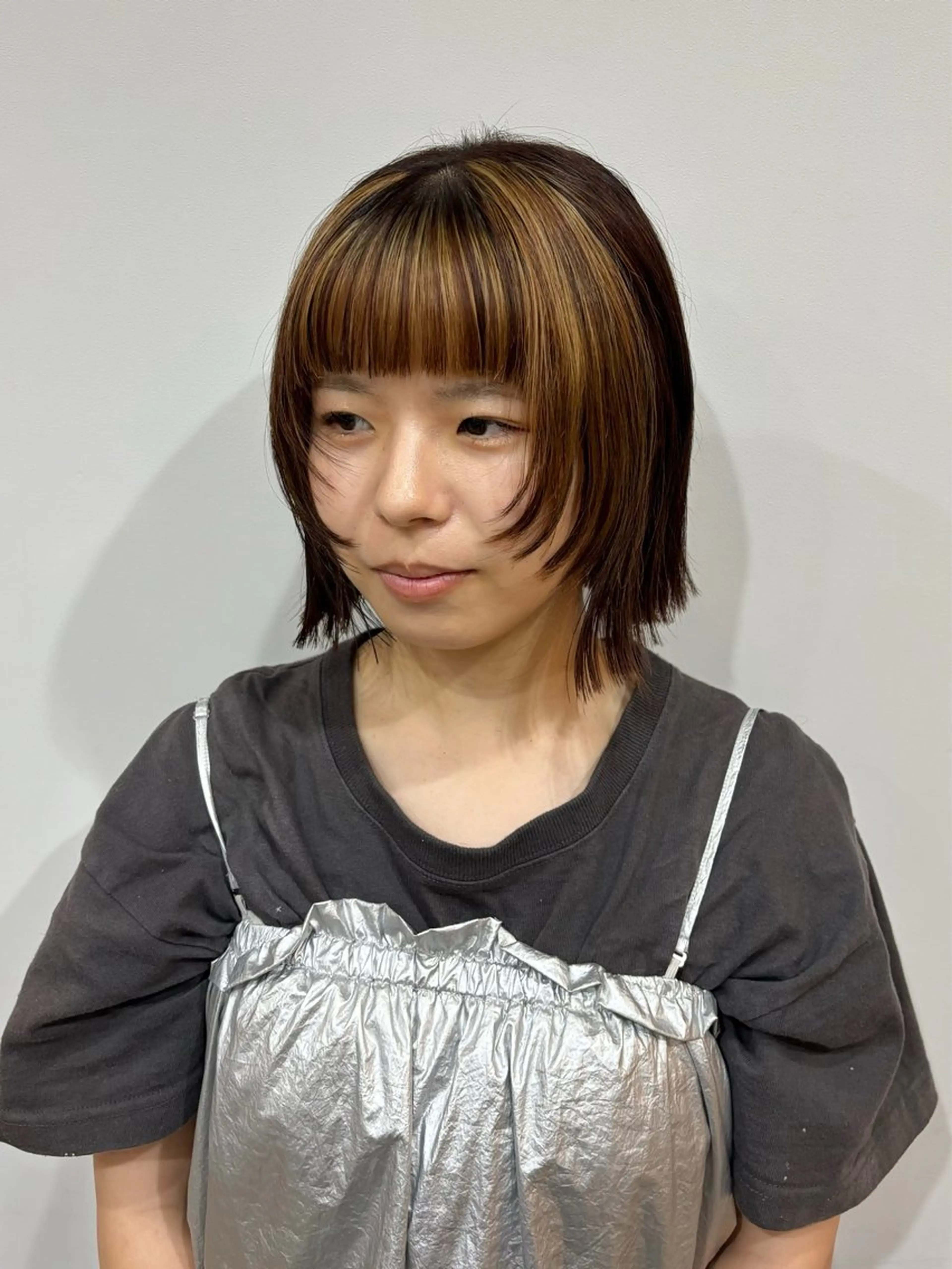 ミディアム カラー デザインカラー 顔周りカット レイヤーカット 似合わせカット カット ヘアカラー トリートメント 真弓 理沙/艶カラーのヘアスタイル