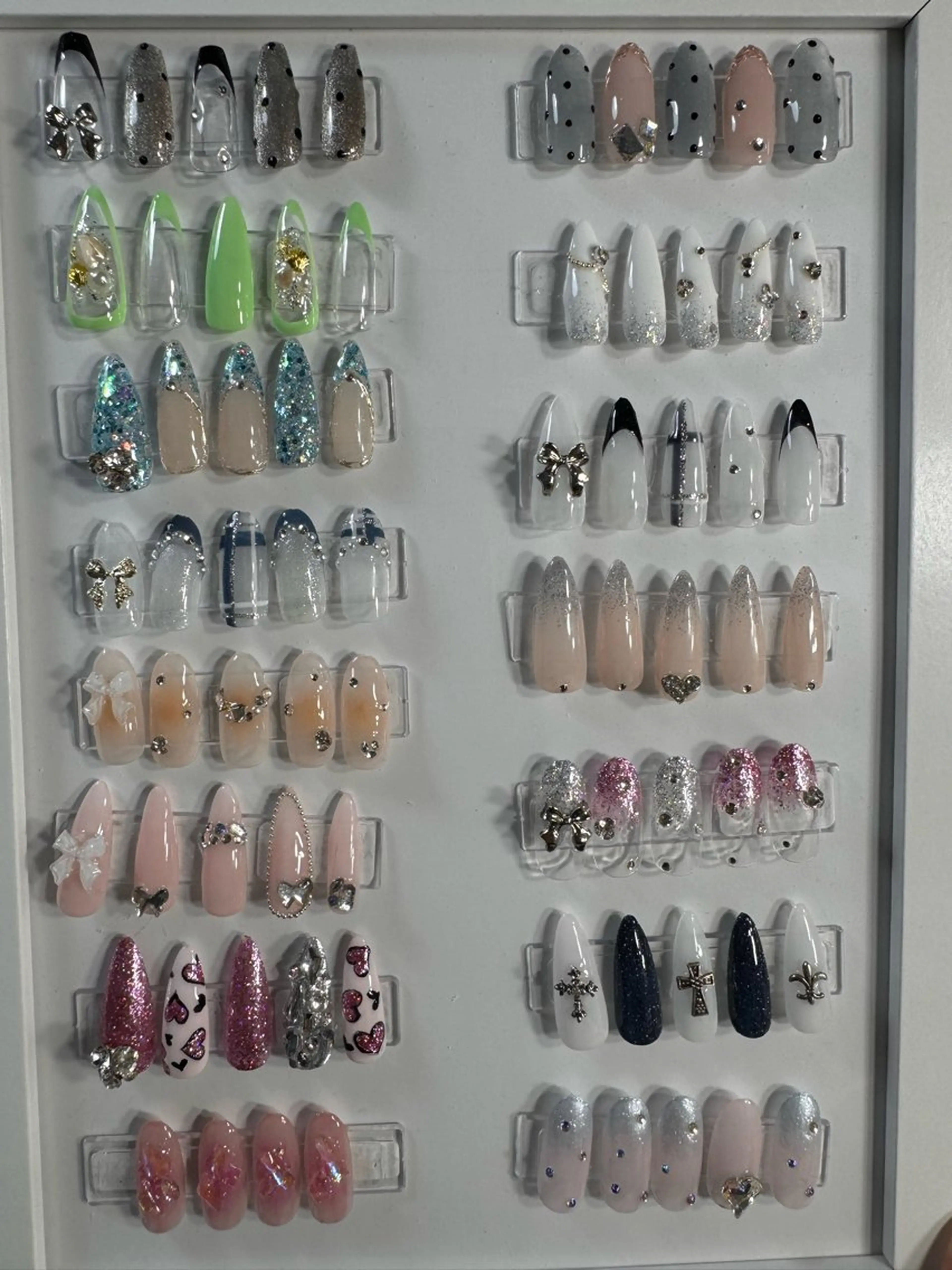 ネイル アートネイル オーロラネイル チークネイル フレンチネイル ジェルネイル nail sideraのネイルデザイン