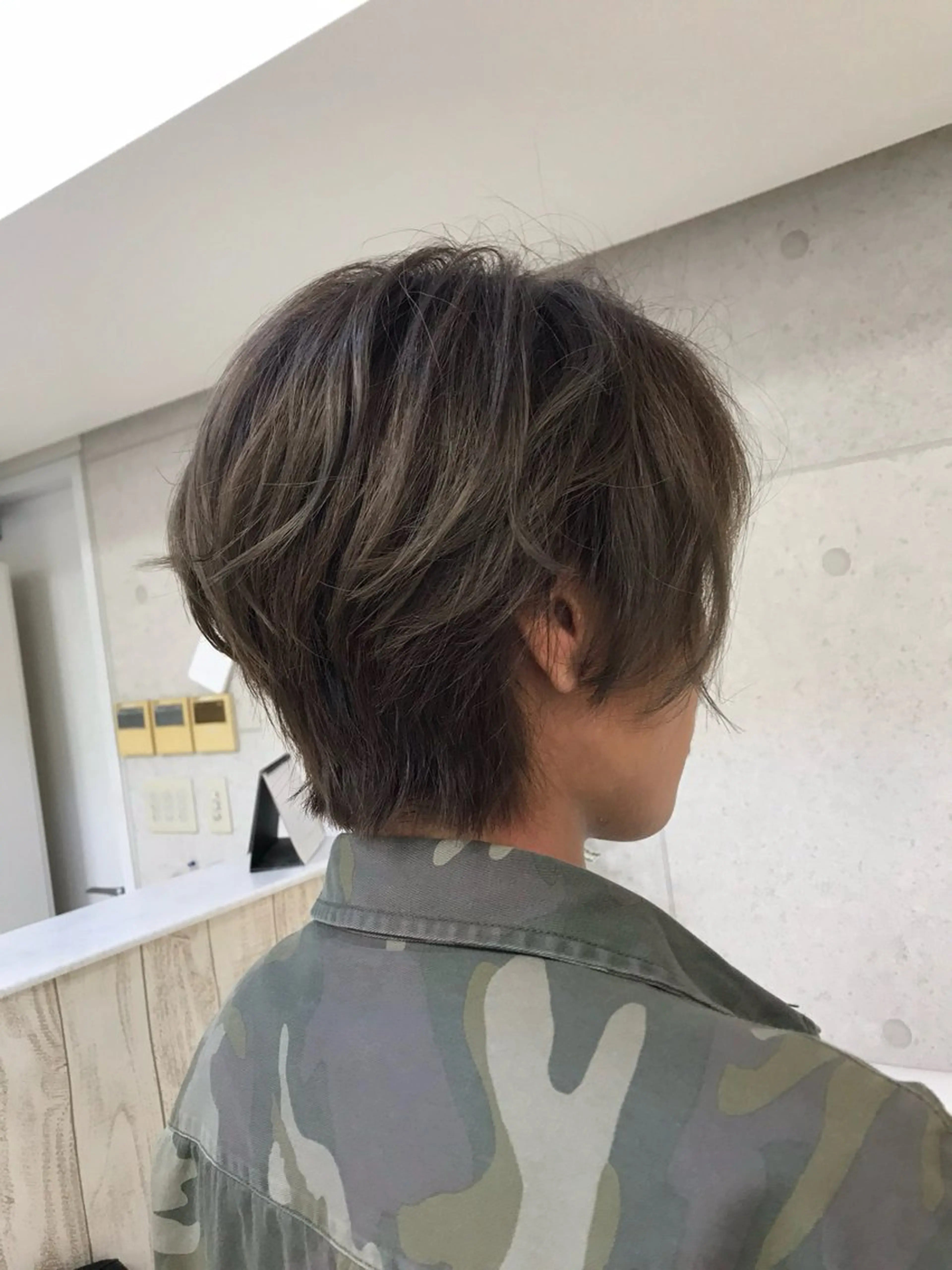 ショート カラー カット ヘアカラー 具志 真理子のヘアスタイル