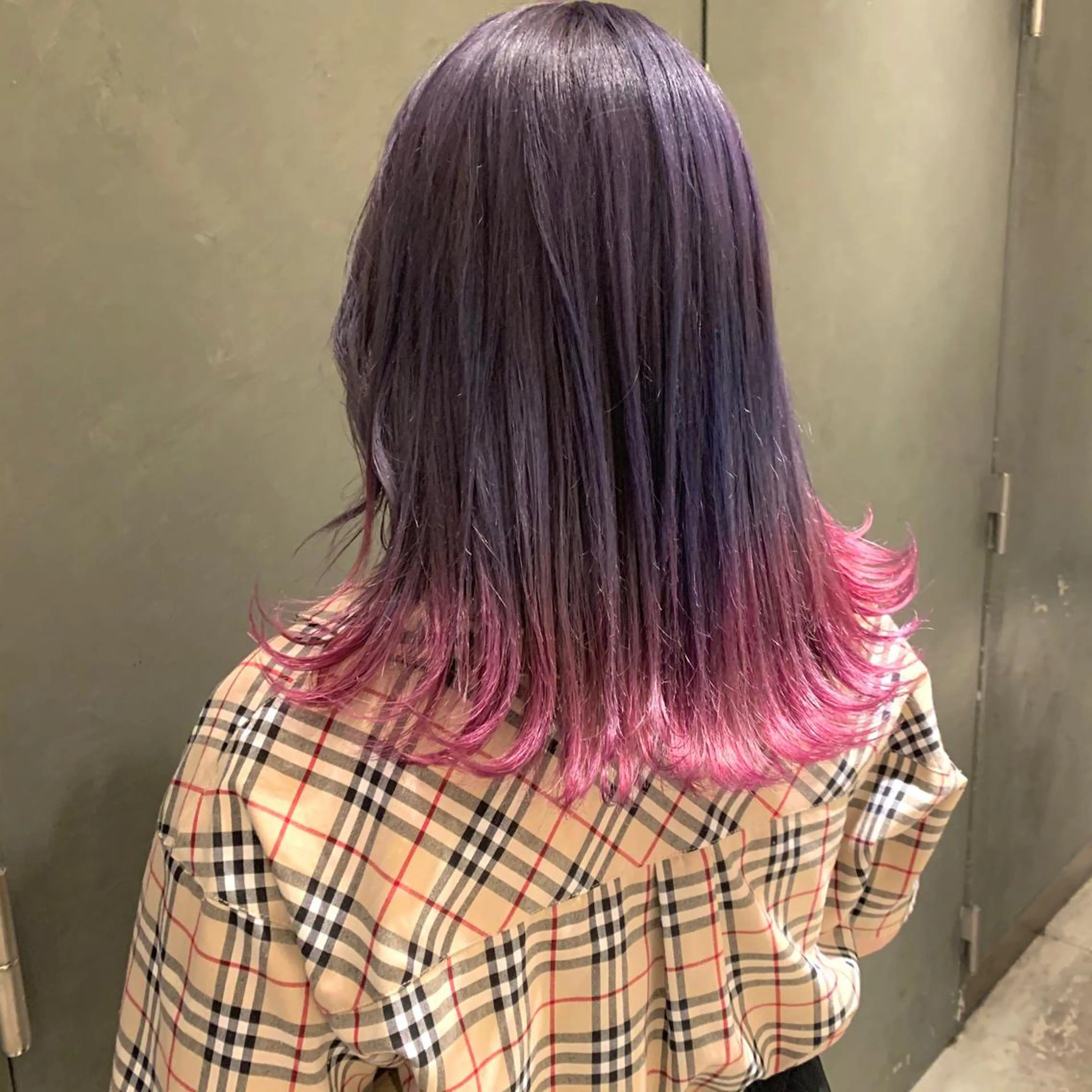 ロング カラー SAKINO. ベージュカラーのヘアスタイル