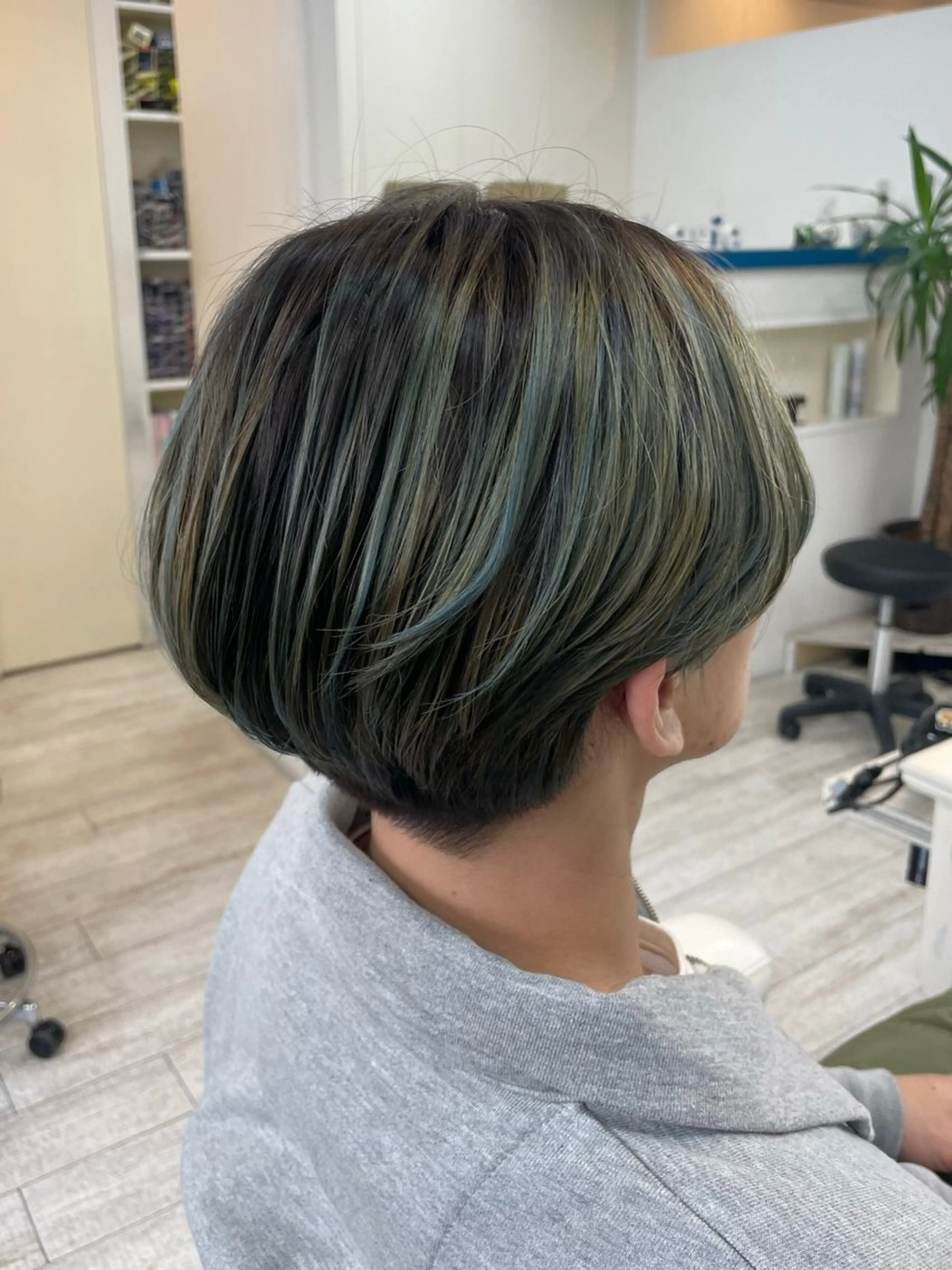 ショート レイヤーカット 新籾 尚哉のヘアスタイル