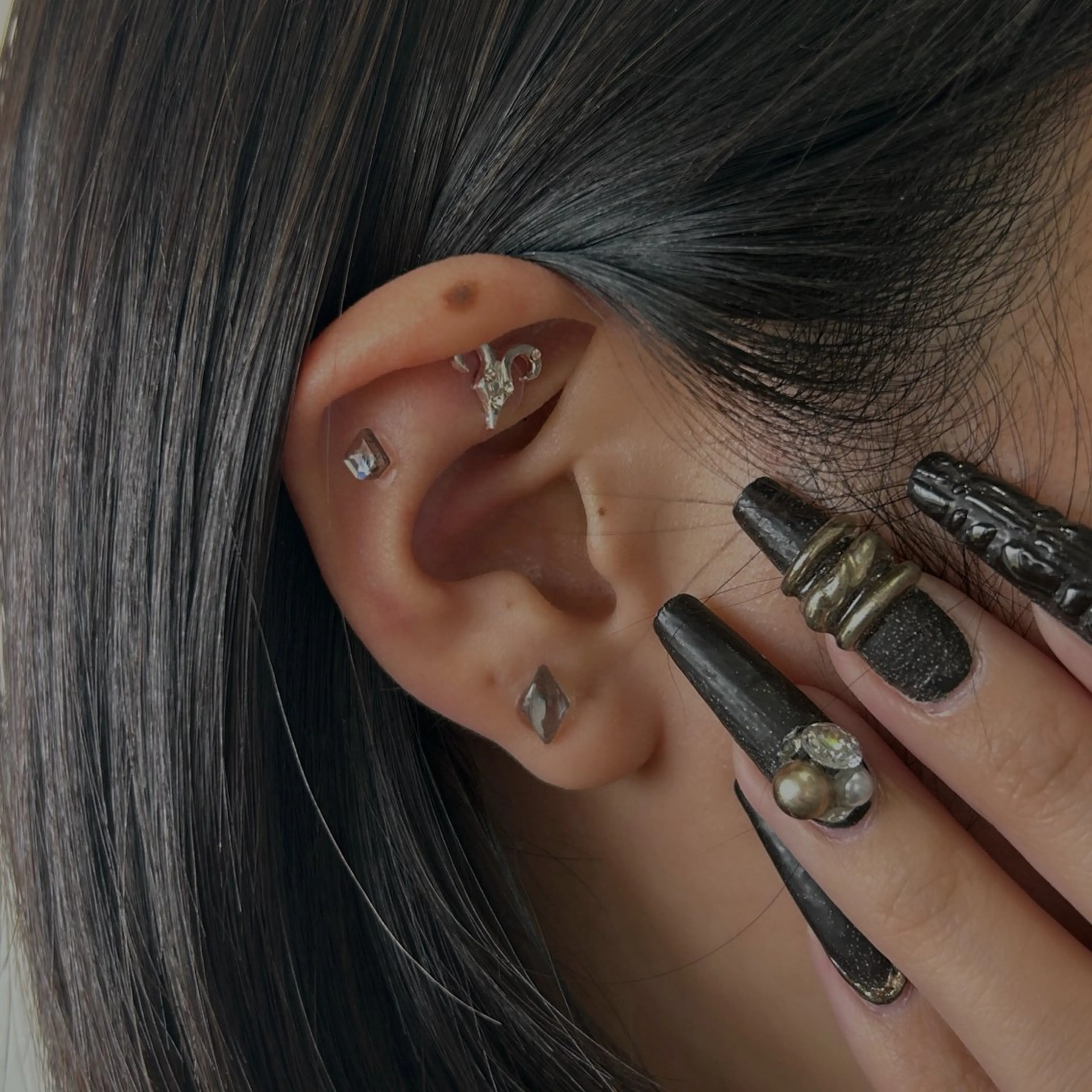 Ray. ／綺麗目ニュアンスのネイルデザイン