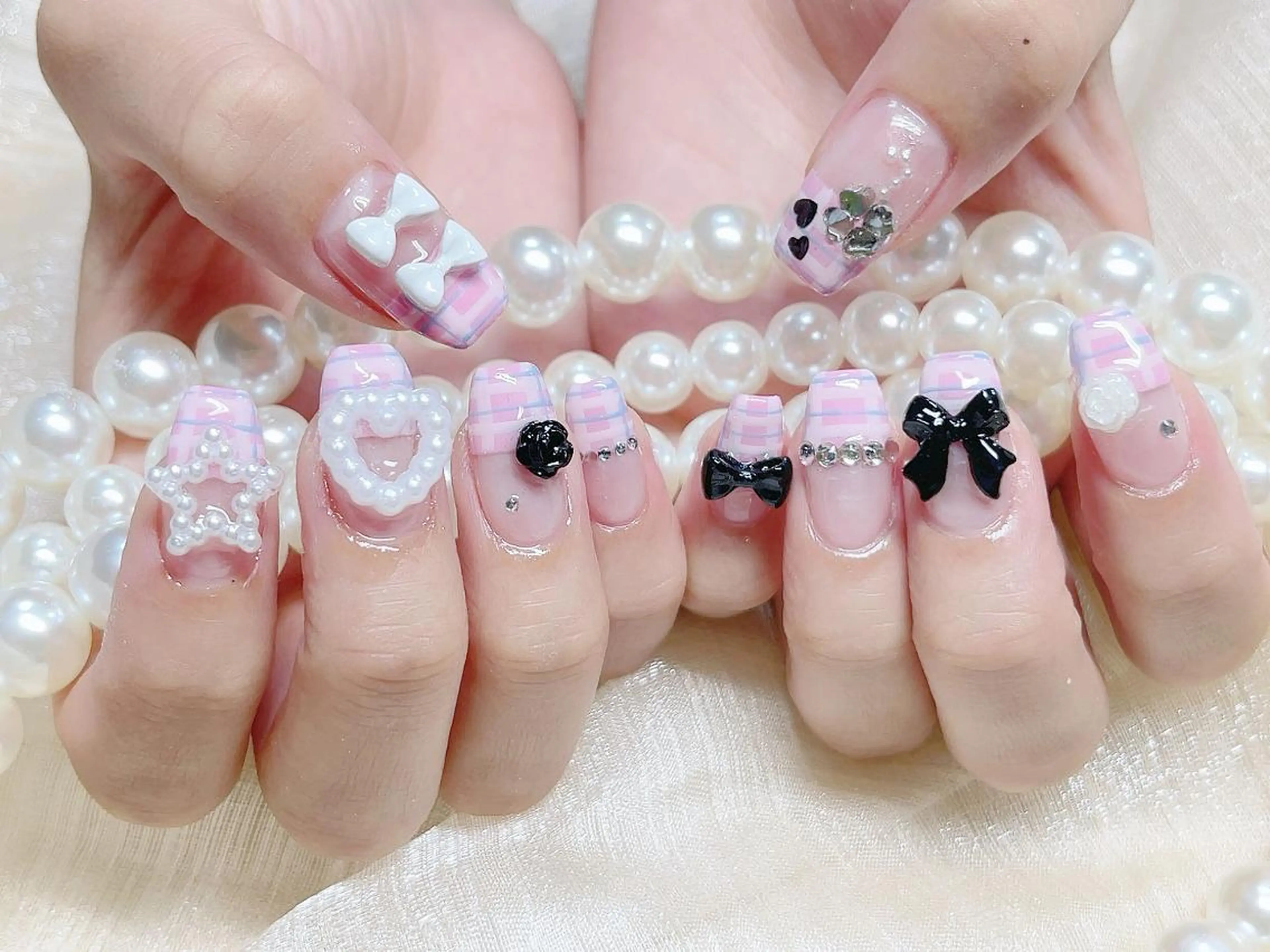 ネイル 長さ出し キラキラネイル ハンドネイル Lucky nail salonのネイルデザイン