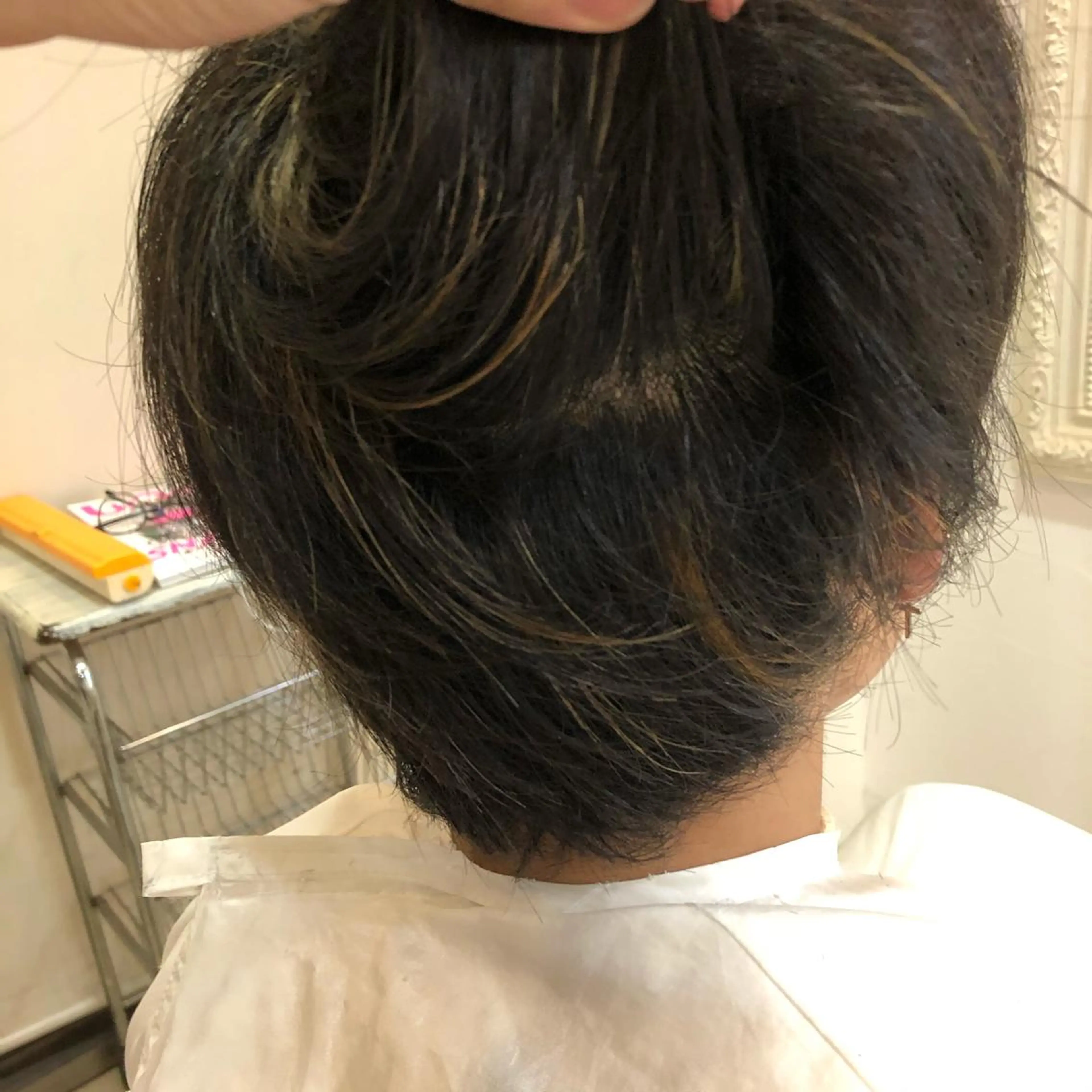 ショート カラー メンズ メンズハイライト ハイライトカラー ハイライト 高槻/大学生にも人気 🥰ルービック高槻のヘアスタイル